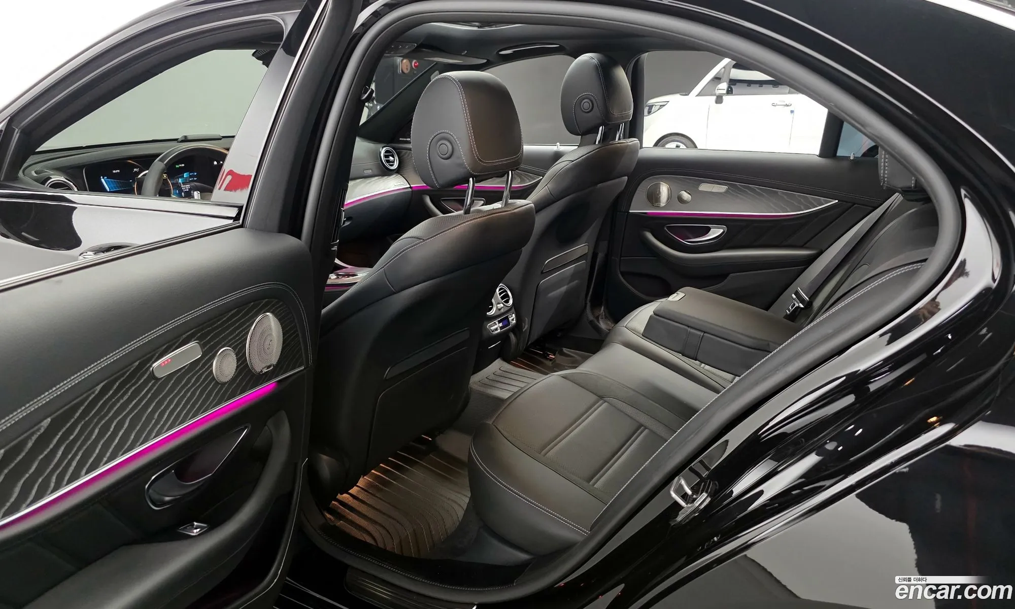 Mercedes-Benz E-Class W213 2023 — 19