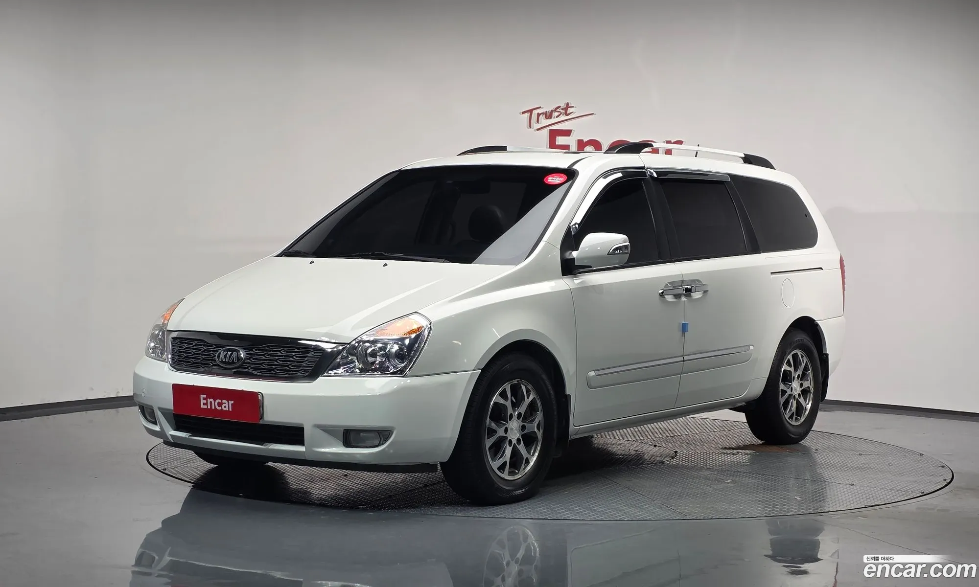 Kia Carnival R 2013 — 19