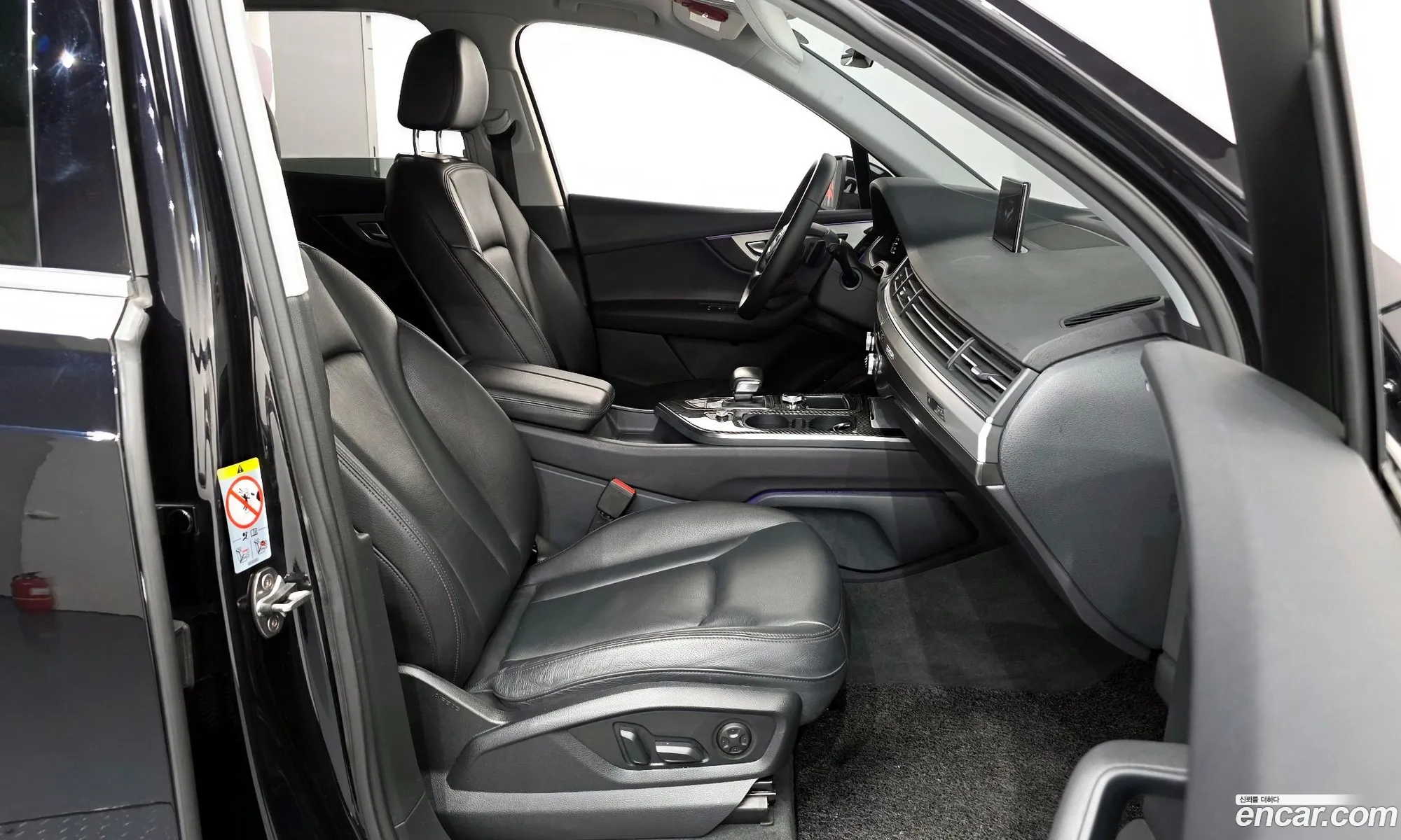 Audi Q7 2019 WAUZZZ4M6KD045483 — 17