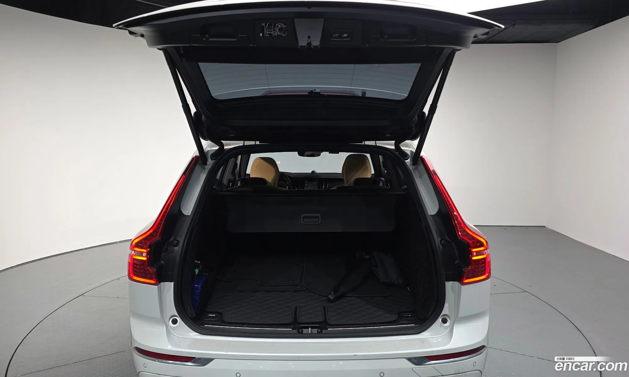 Volvo XC60 2021 — 17