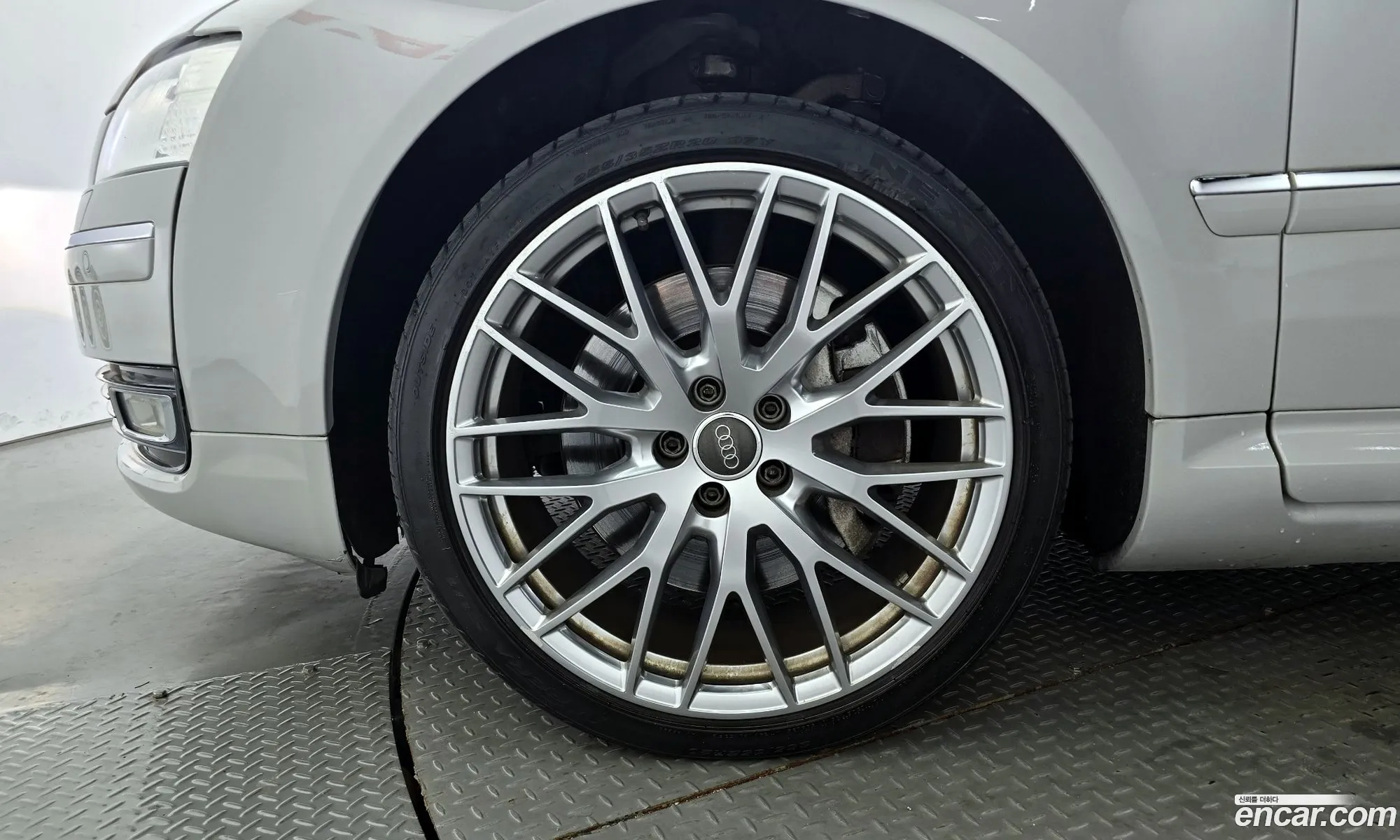 Audi A8 2009 WAUZZZ4E5AN001086 — 8