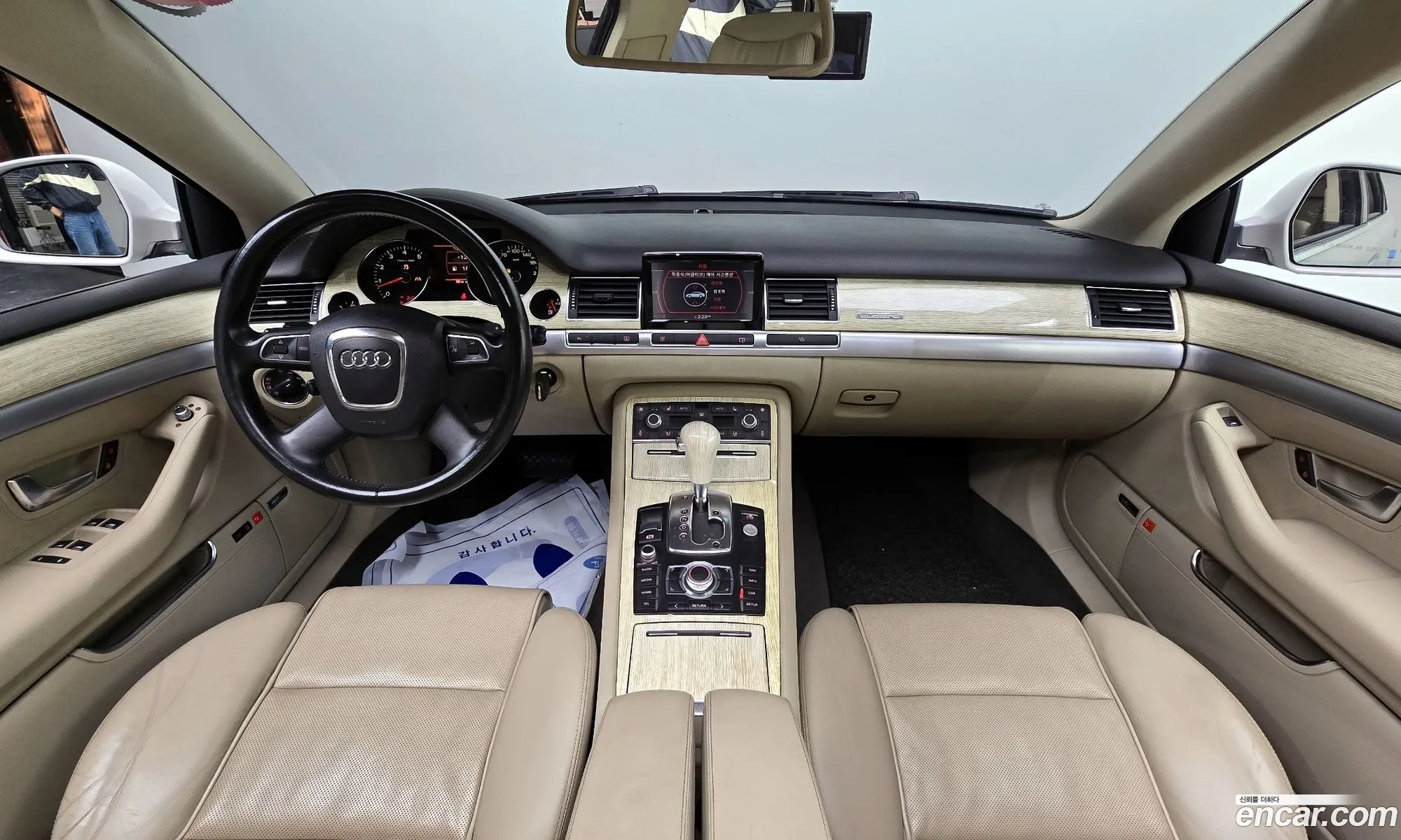 Audi A8 2009 WAUZZZ4E5AN001086 — 19