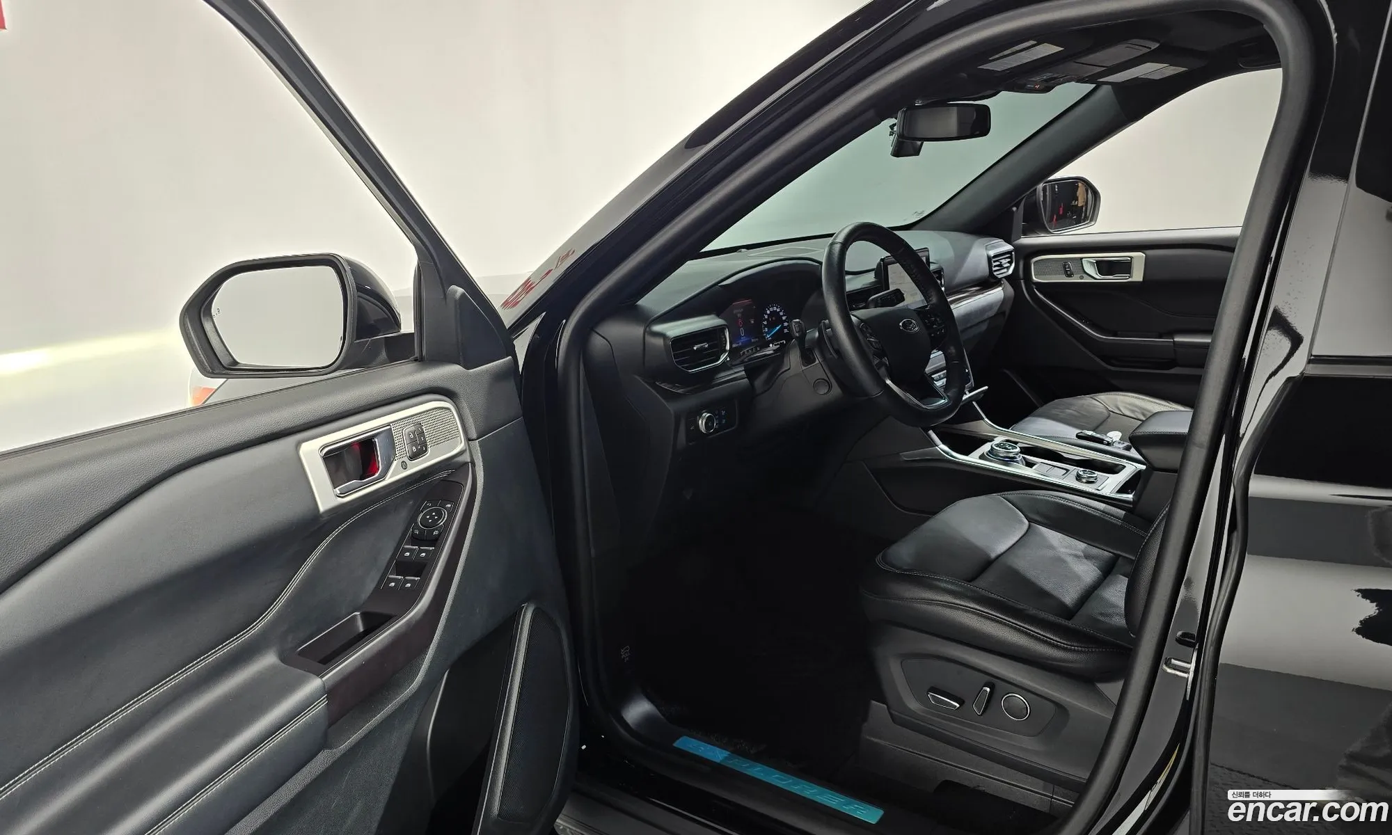 Ford Explorer 6th Gen 2020 1FMSK8FH8LGB17394 — 4