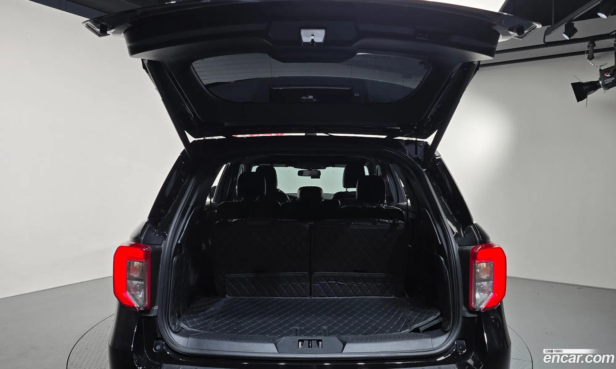 Ford Explorer 6th Gen 2020 1FMSK8FH8LGB17394 — 16