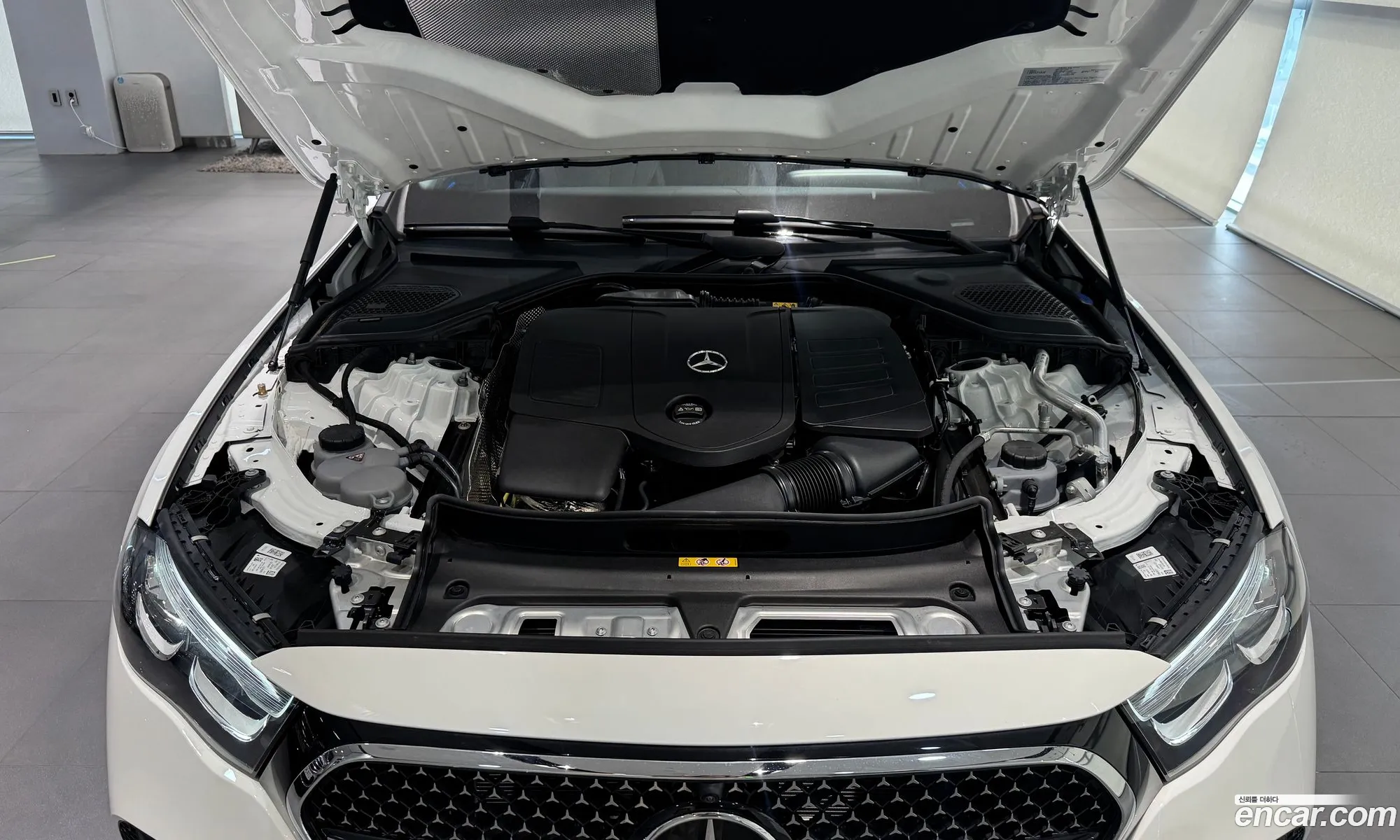 Mercedes-Benz E-Class W214 2025 — 12