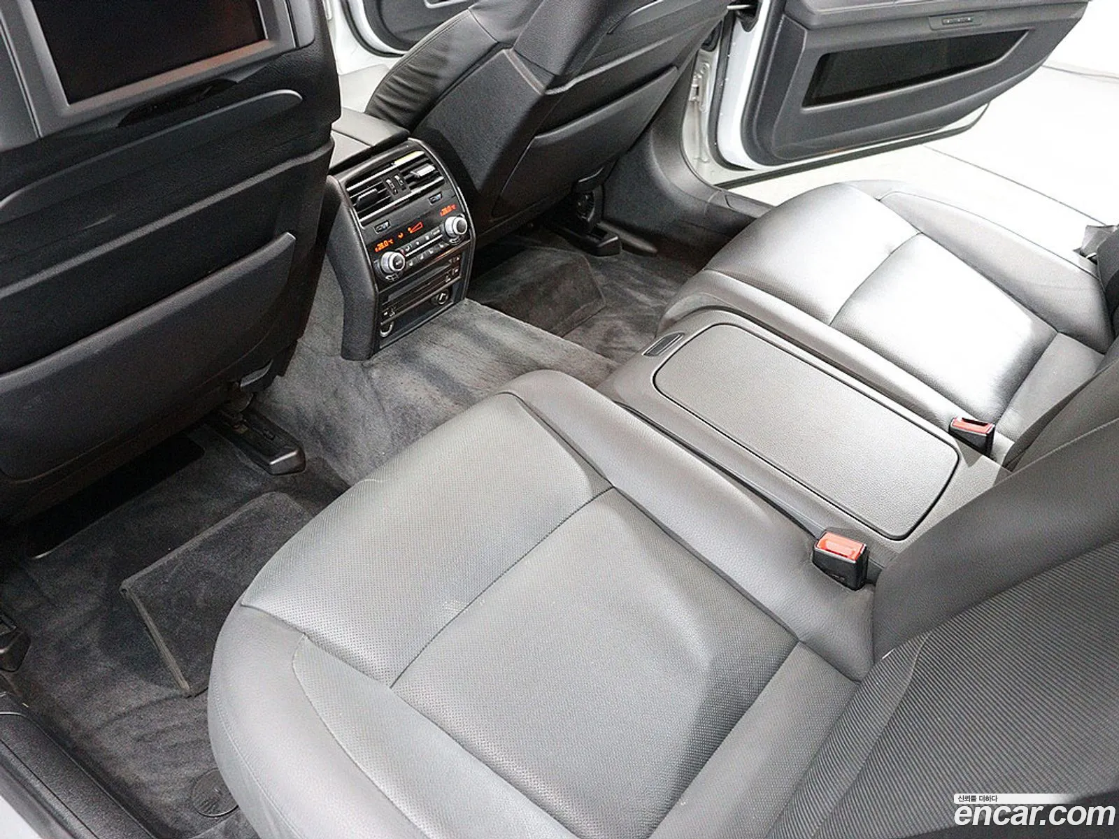 BMW 7 Series 2009 — 12