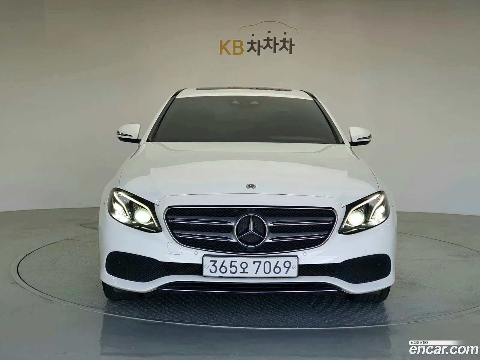 Mercedes-Benz E-Class W213 2018 — 18