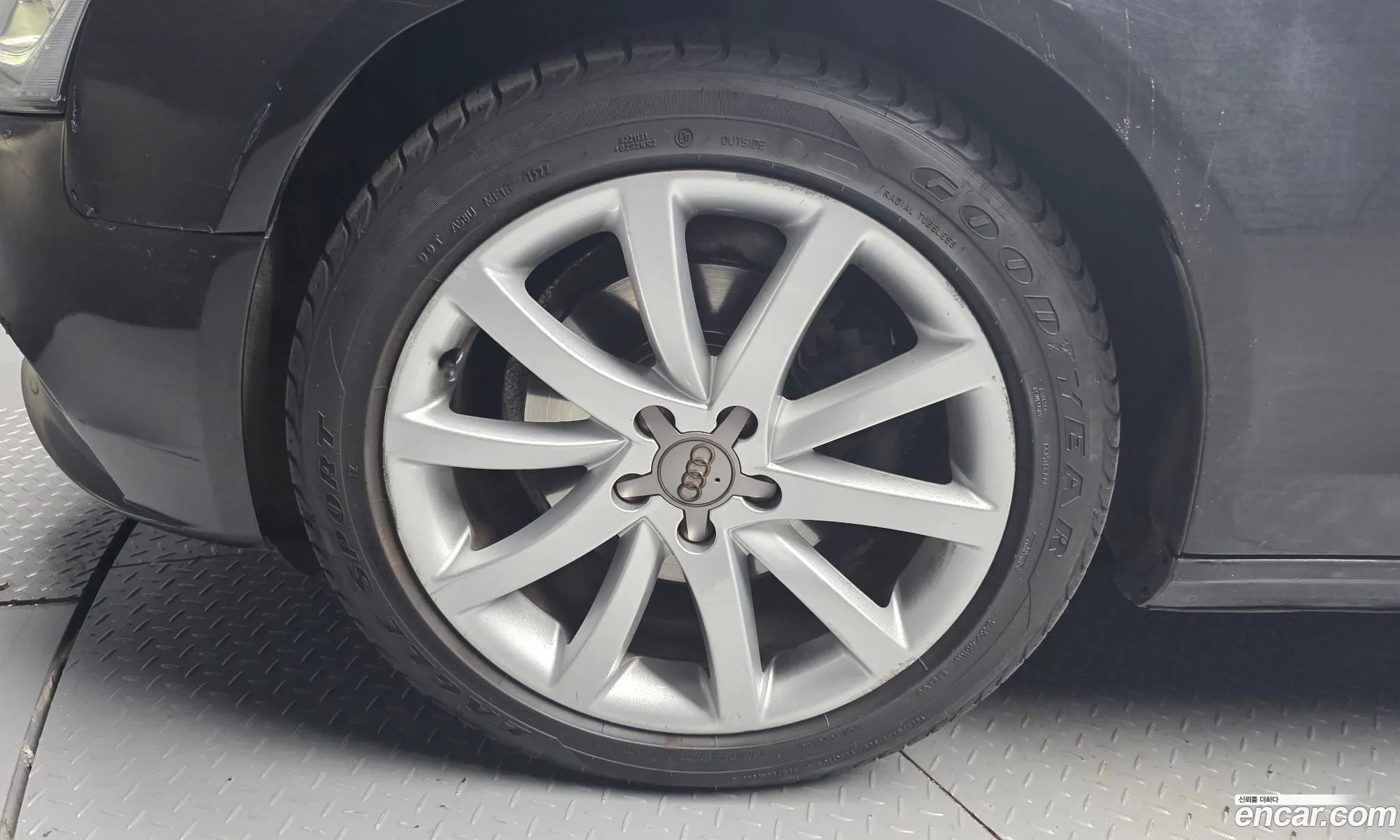 Audi A4 2015 WAUZZZ8K0GA001528 — 15