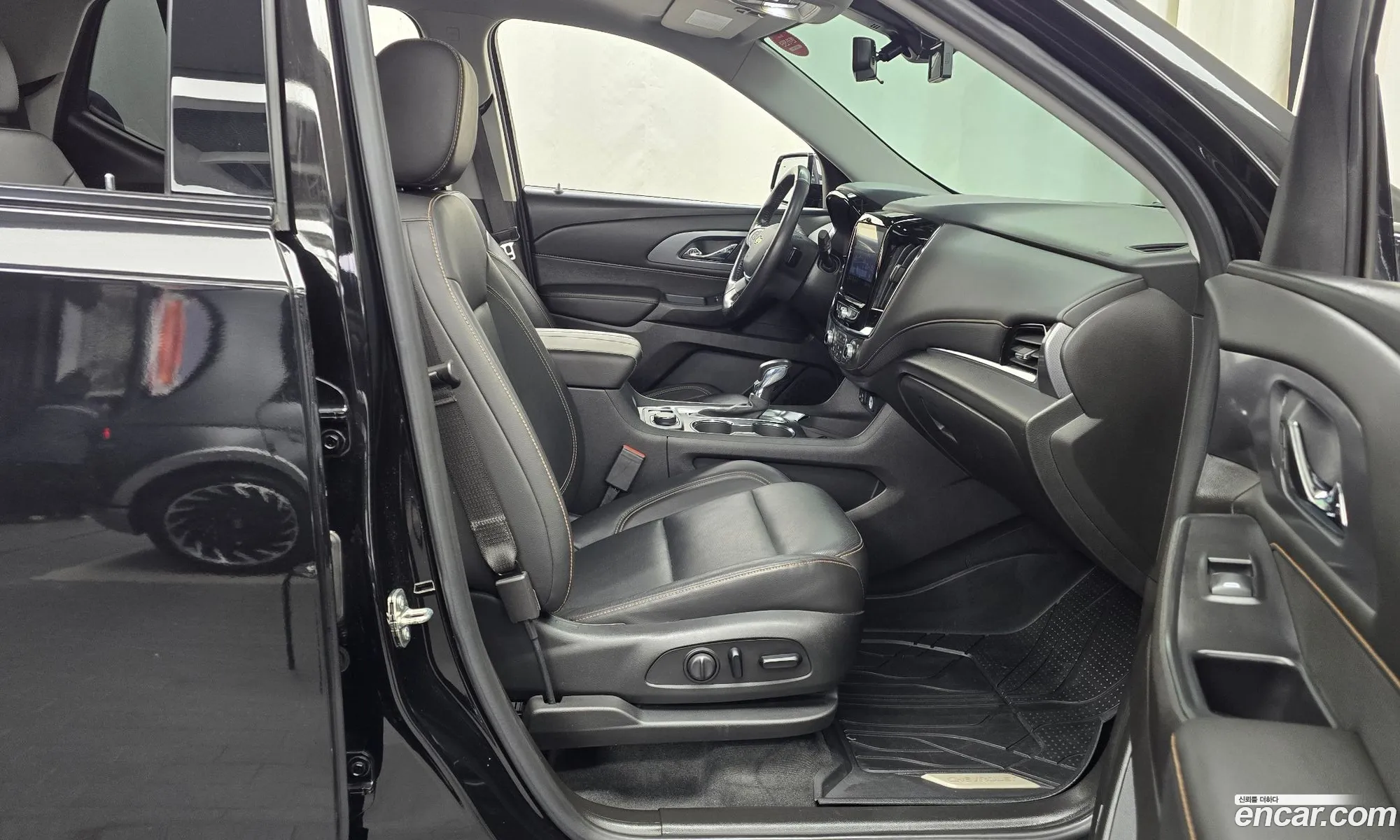 Chevrolet (GM Daewoo) Traverse 2021 — 17