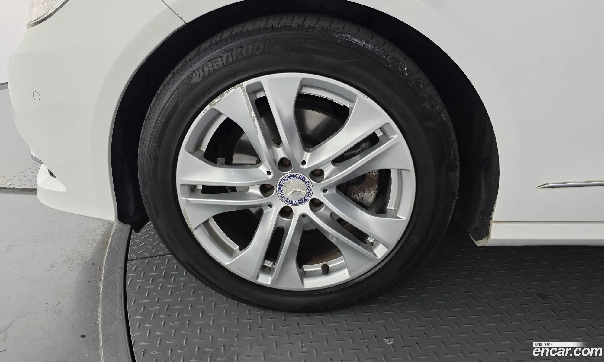 Mercedes-Benz E-Class W212 2013 WDDHF0CB2DA708772 — 8