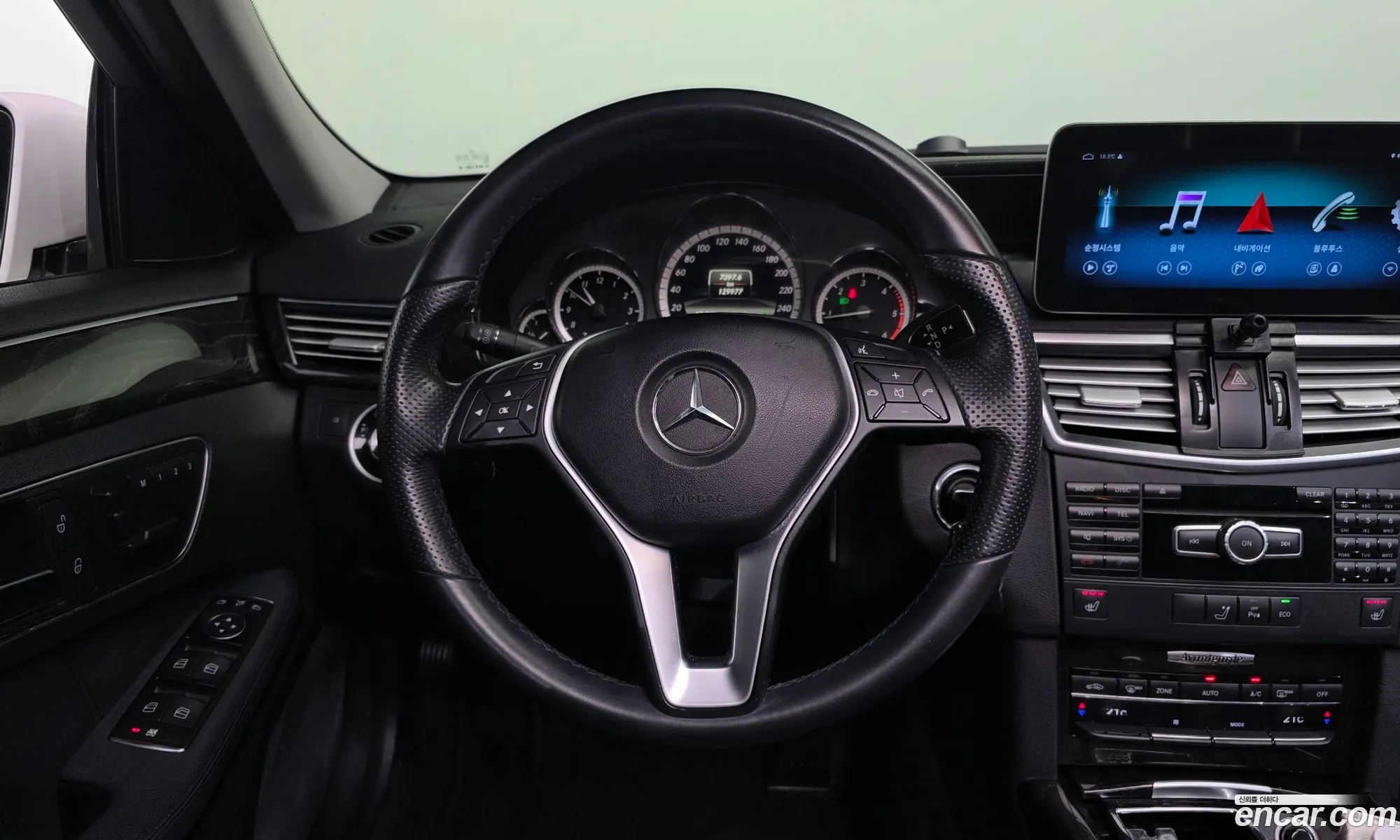 Mercedes-Benz E-Class W212 2013 WDDHF0CB2DA708772 — 12