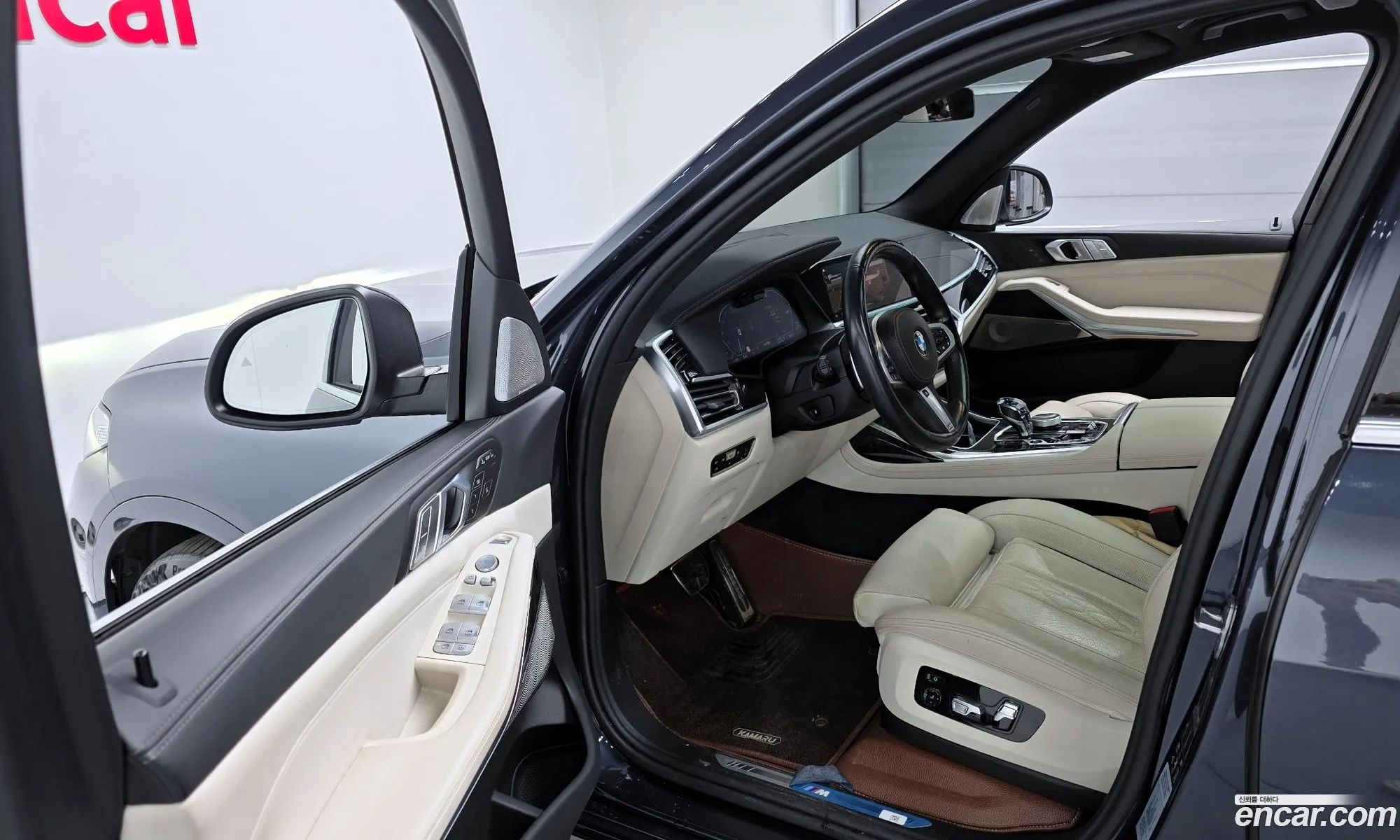 BMW X7 2021 — 14