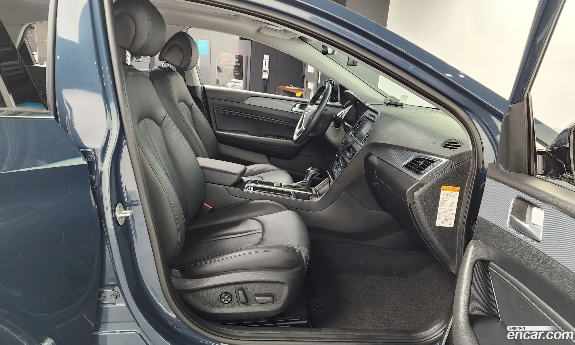 Hyundai LF Sonata Hybrid 2016 — 16