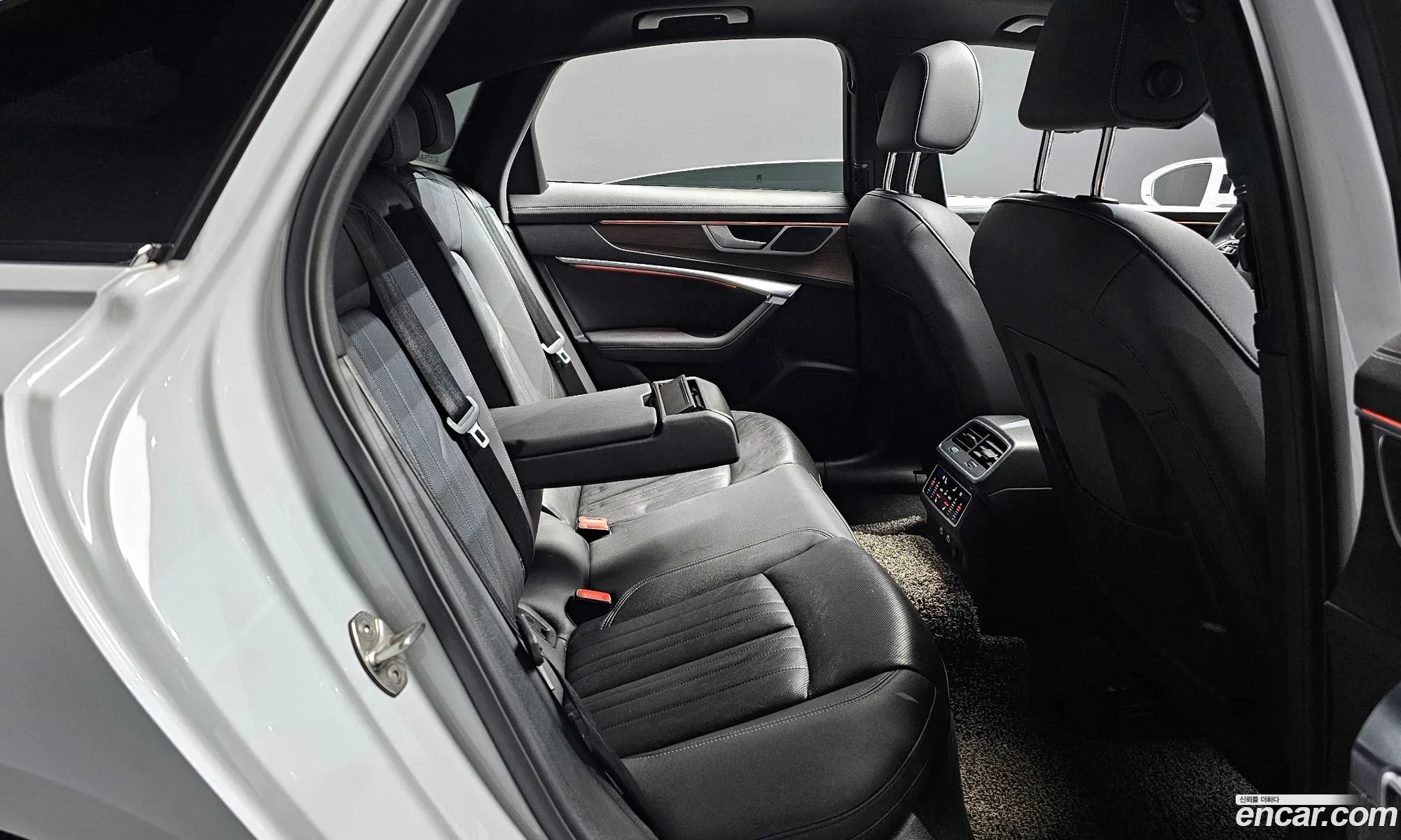 Audi A6 2022 WAUZZZF23NN041093 — 4