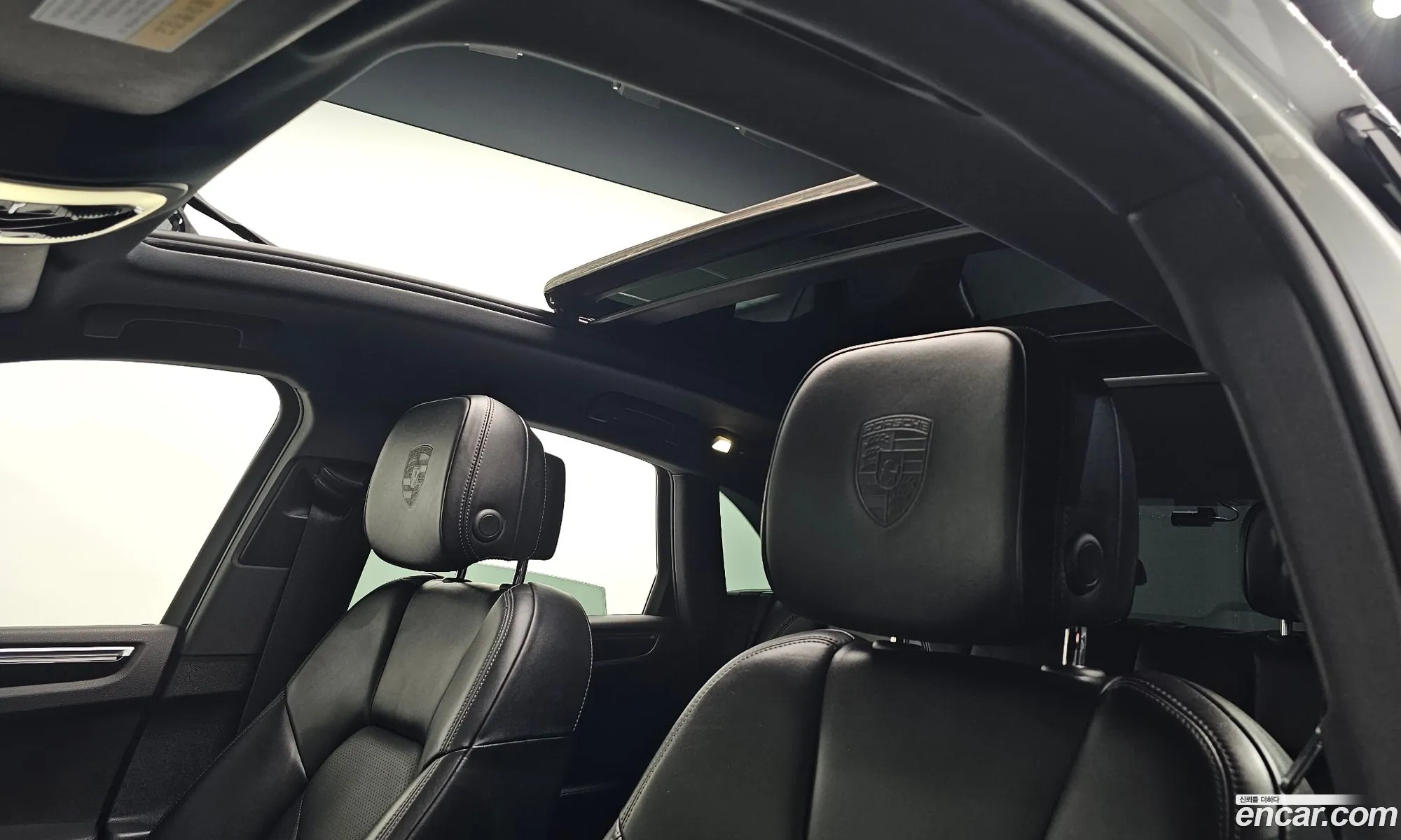 Porsche Macan 2017 WP1AD295XHLB70720 — 4