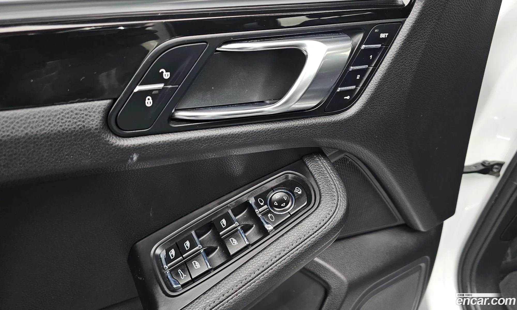 Porsche Macan 2017 WP1AD295XHLB70720 — 16