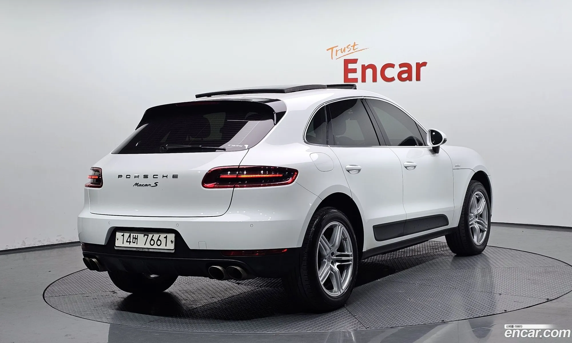 Porsche Macan 2017 WP1AD295XHLB70720 — 5
