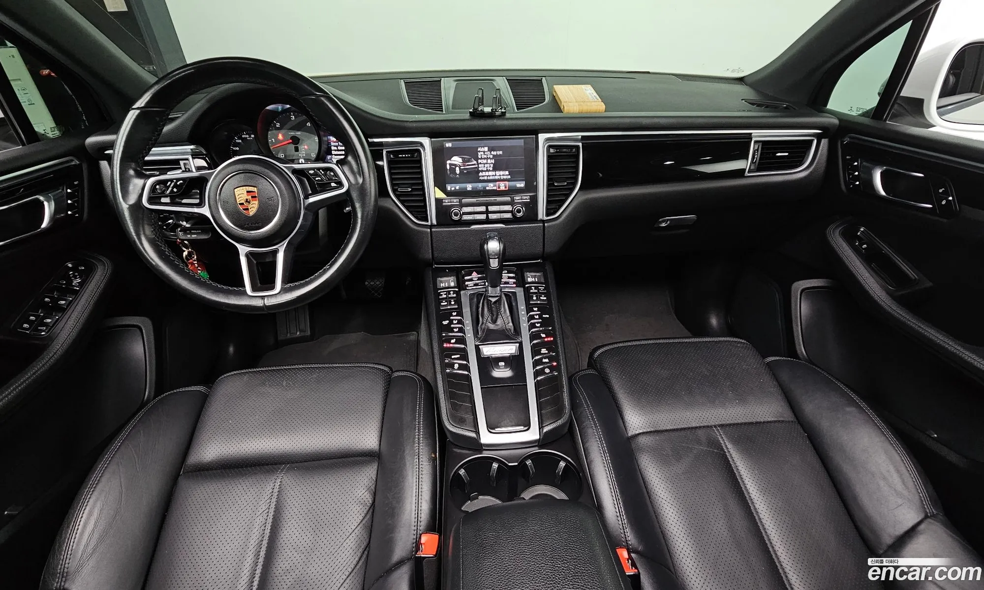 Porsche Macan 2017 WP1AD295XHLB70720 — 3