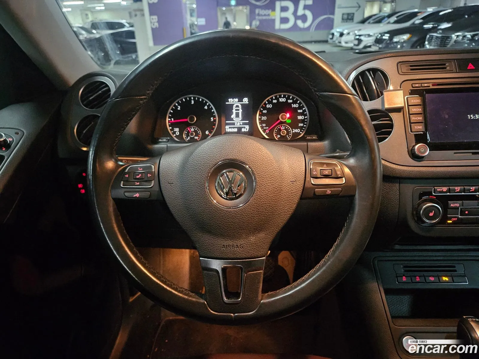 Volkswagen Tiguan 2015 — 10