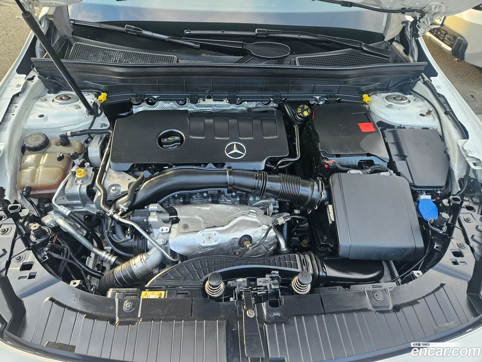 Mercedes-Benz GLB-Class X247 2020 — 12