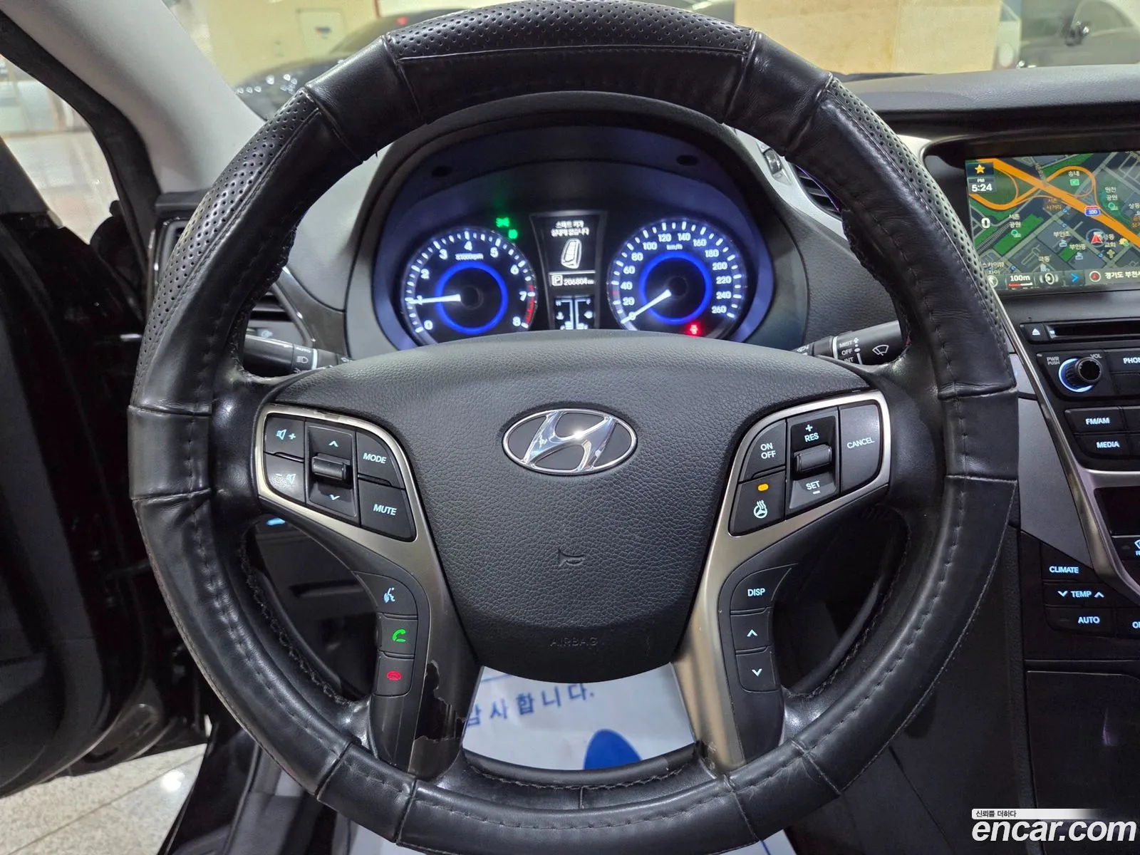 Hyundai Grandeur HG 2014 — 18