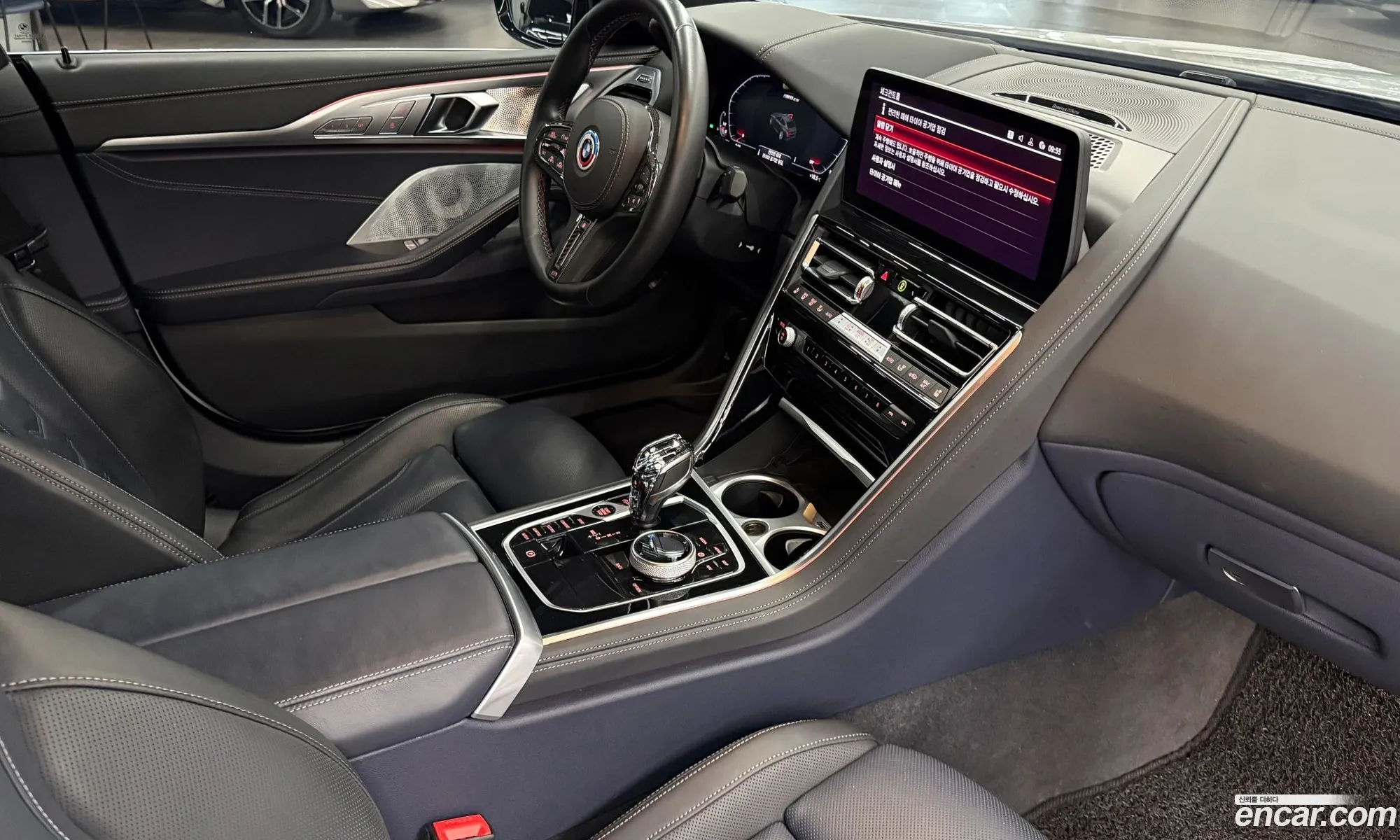 BMW 8 Series 2024 — 16