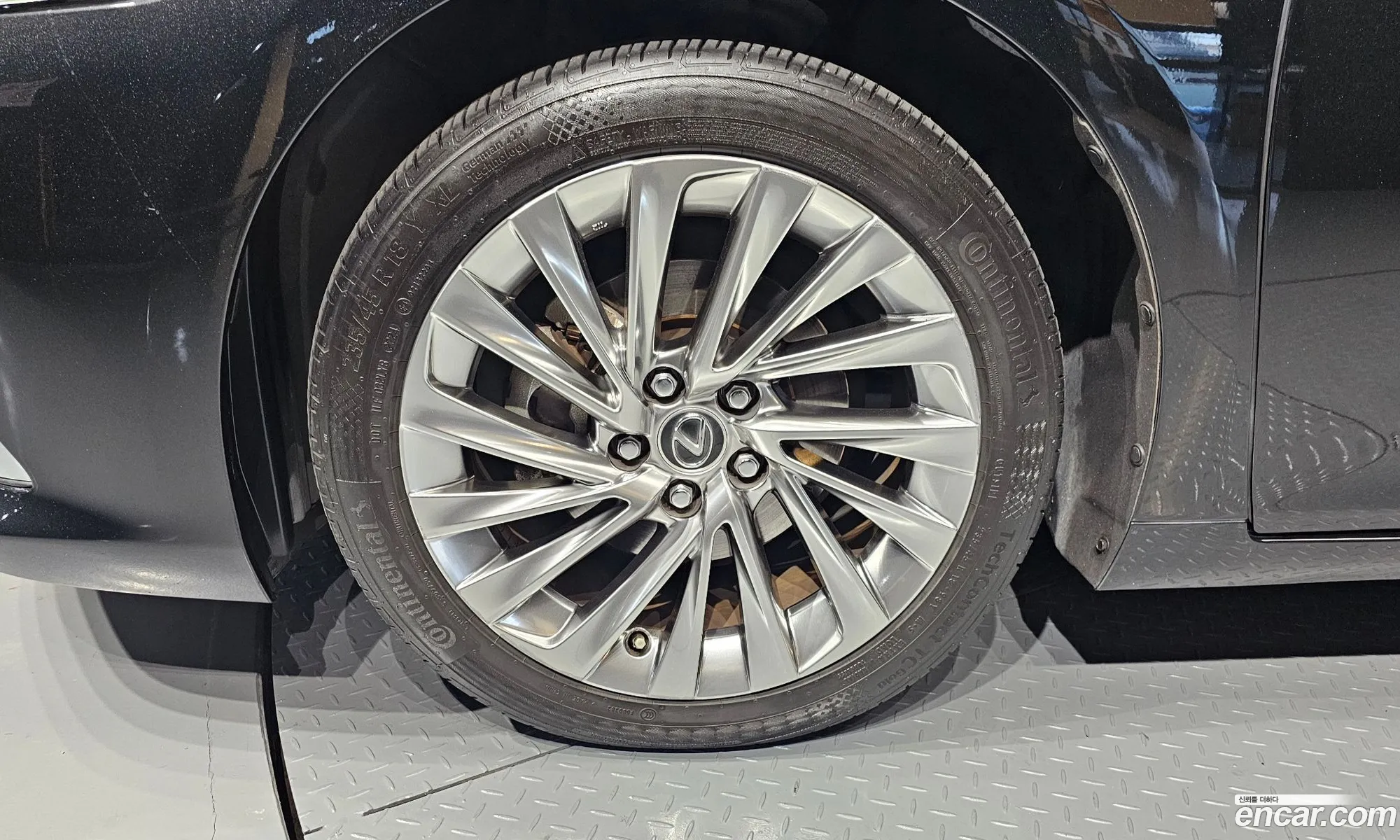 Lexus ES300h 7th Gen 2022 JTHBA1C19N2011525 — 14
