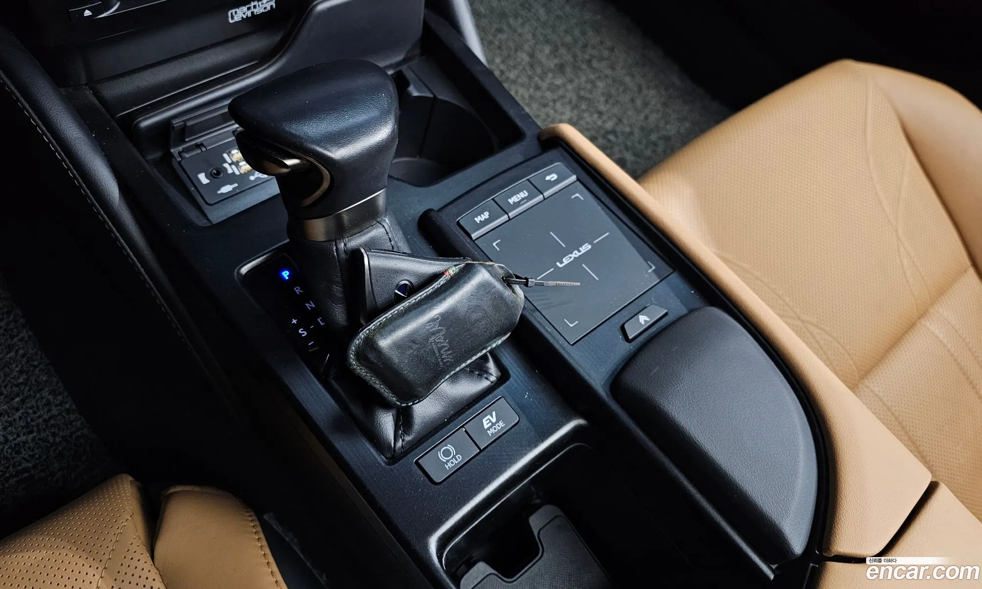Lexus ES300h 7th Gen 2022 JTHBA1C19N2011525 — 19