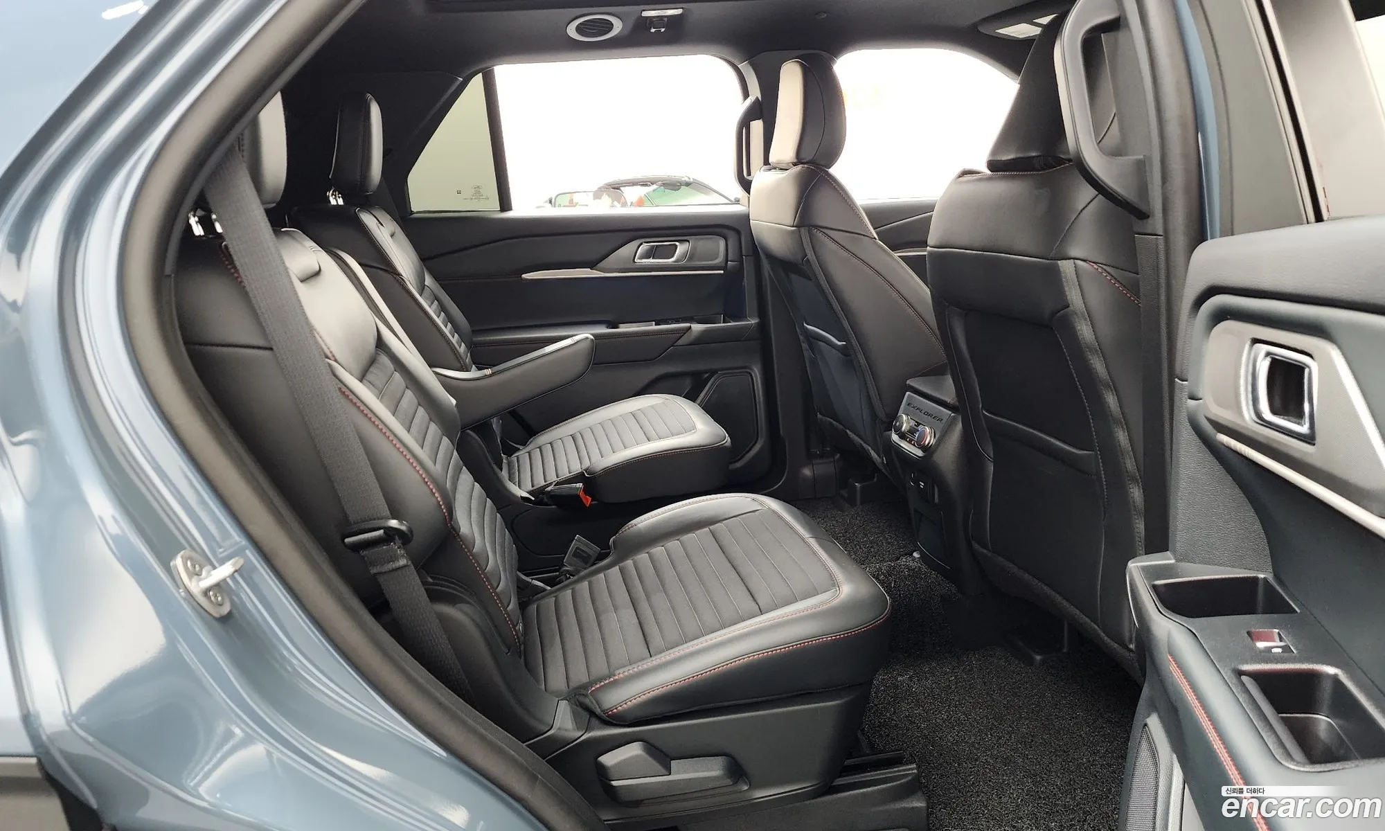 Ford Explorer 6th Gen 2025 1FMUK8KH8SGB63370 — 8
