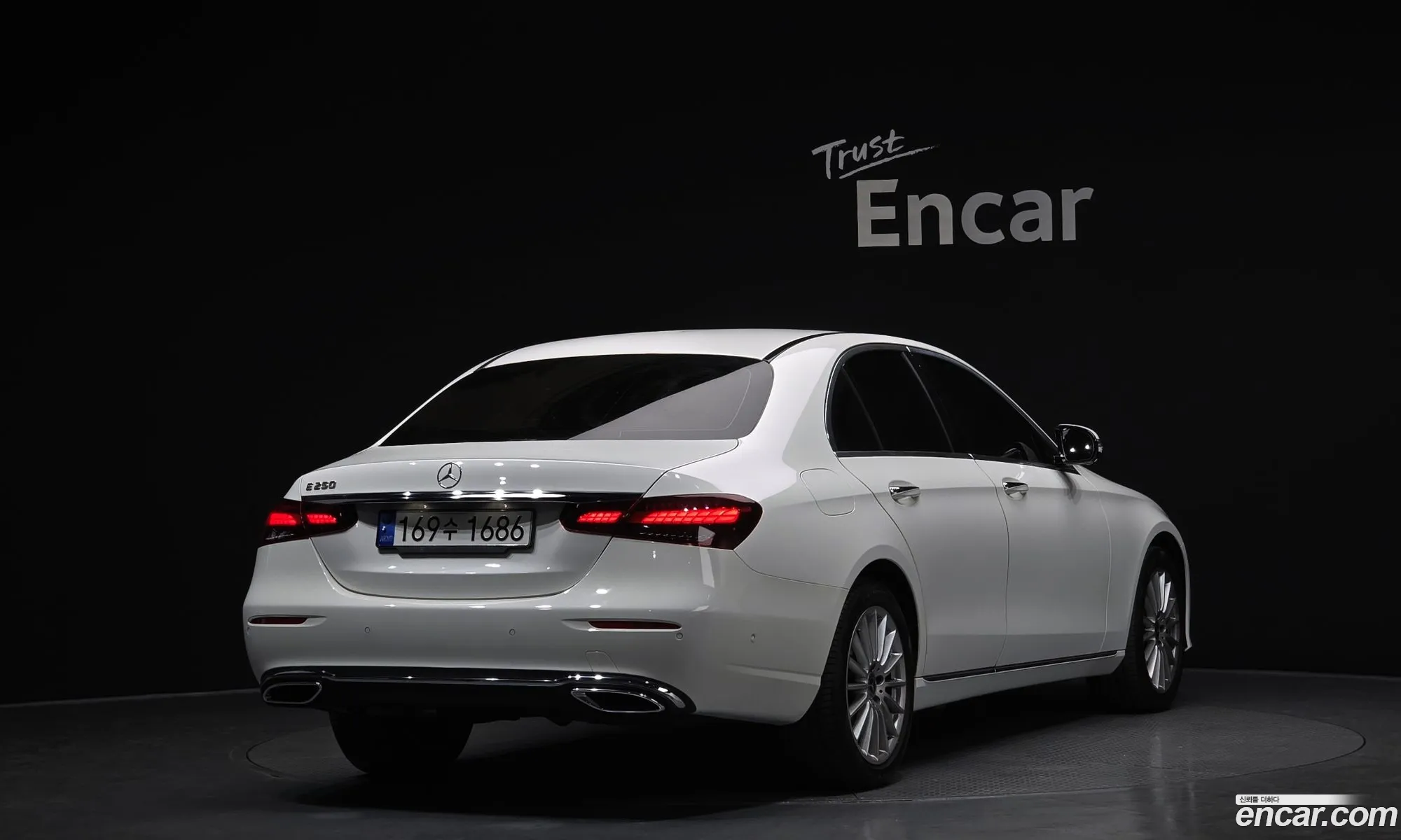 Mercedes-Benz E-Class W213 2022 — 14