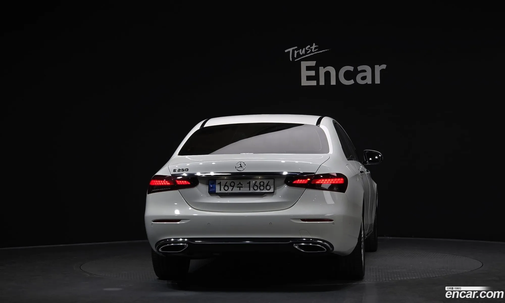 Mercedes-Benz E-Class W213 2022 — 10