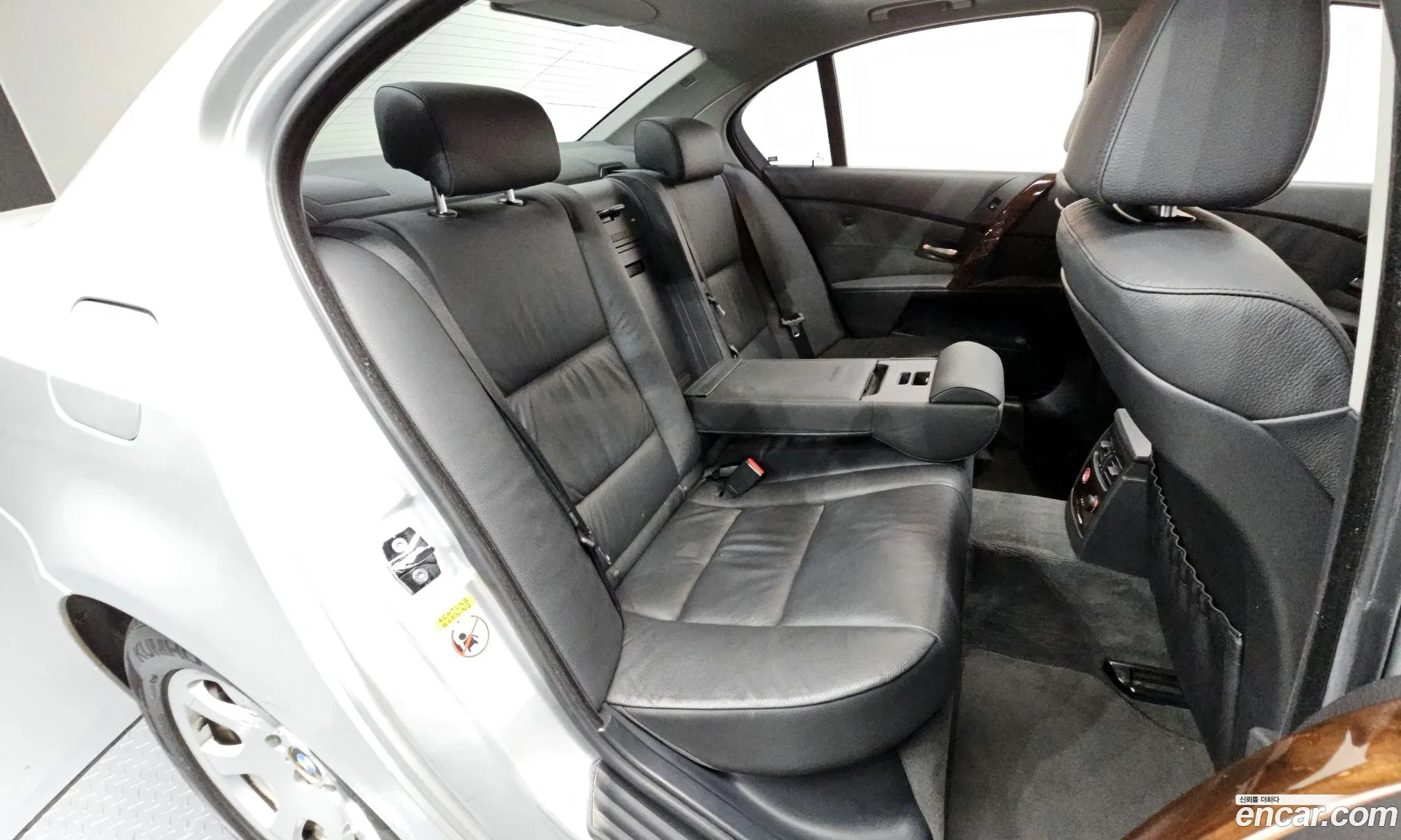 BMW 5 Series 2007 WBANE31047B957508 — 18