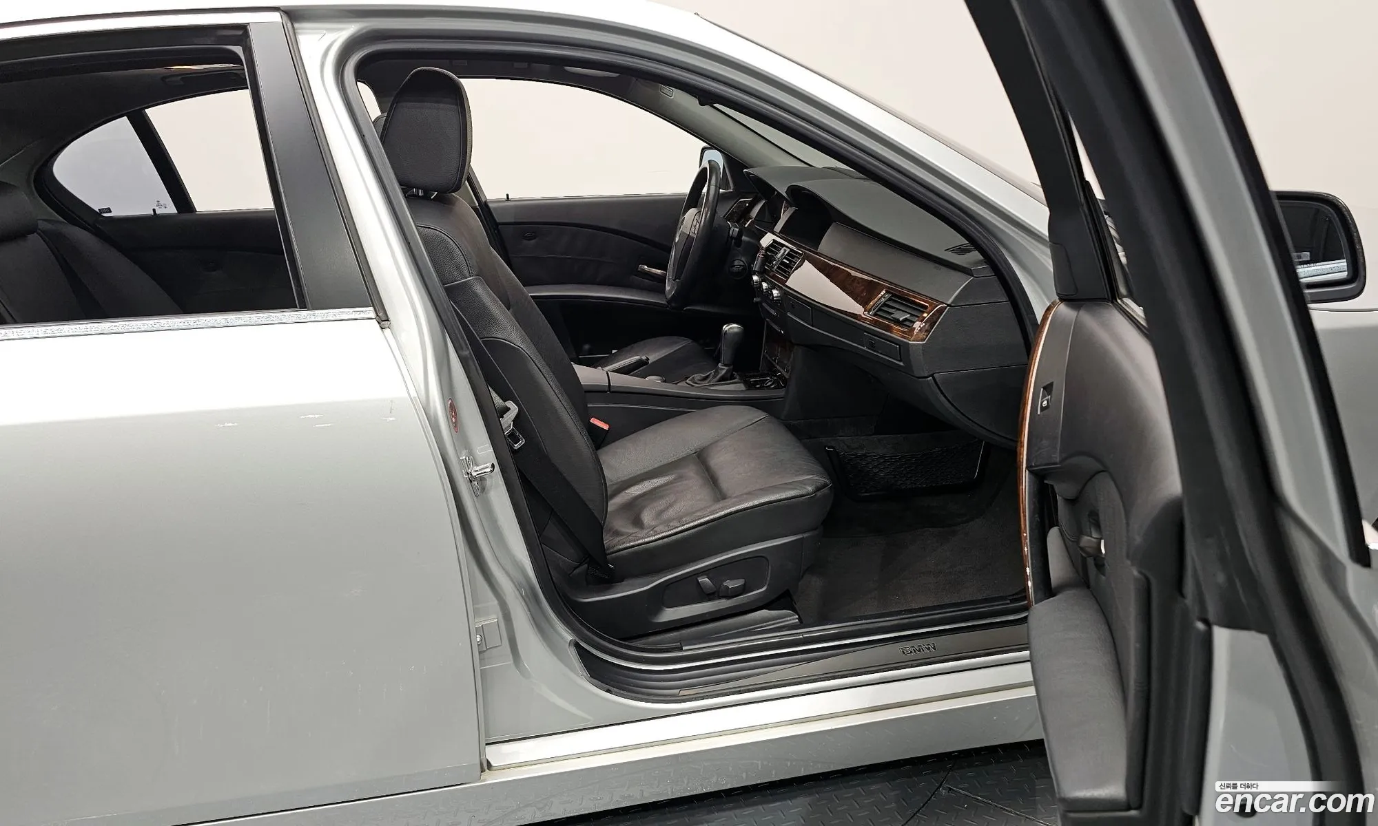 BMW 5 Series 2007 WBANE31047B957508 — 10