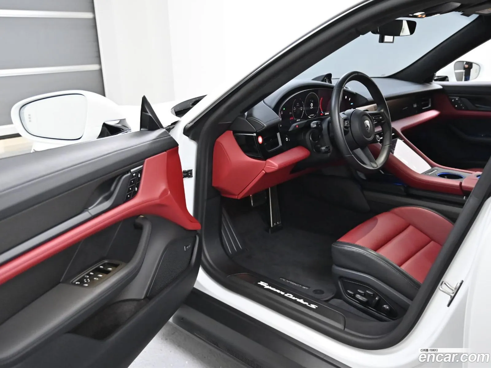 Porsche Taycan 2025 — 19