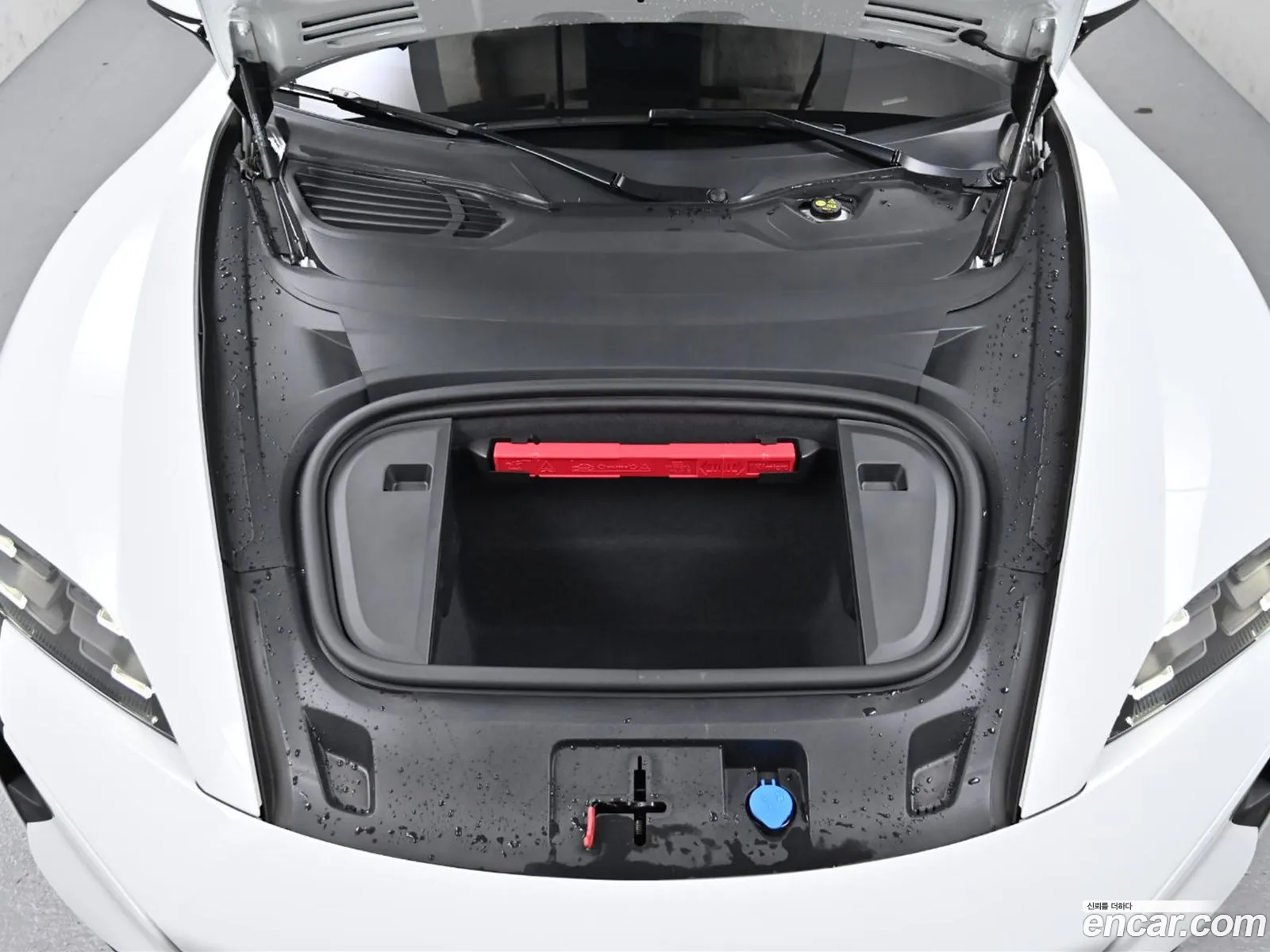 Porsche Taycan 2025 — 16