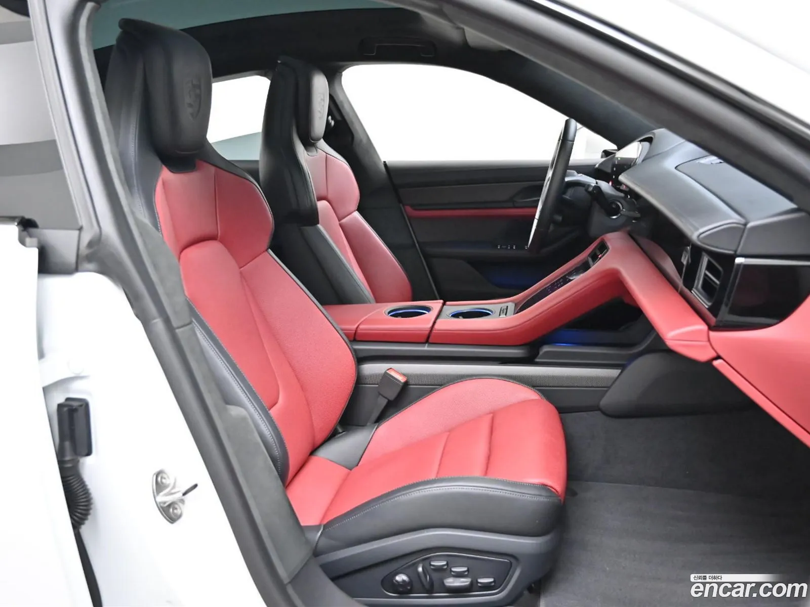 Porsche Taycan 2025 — 11