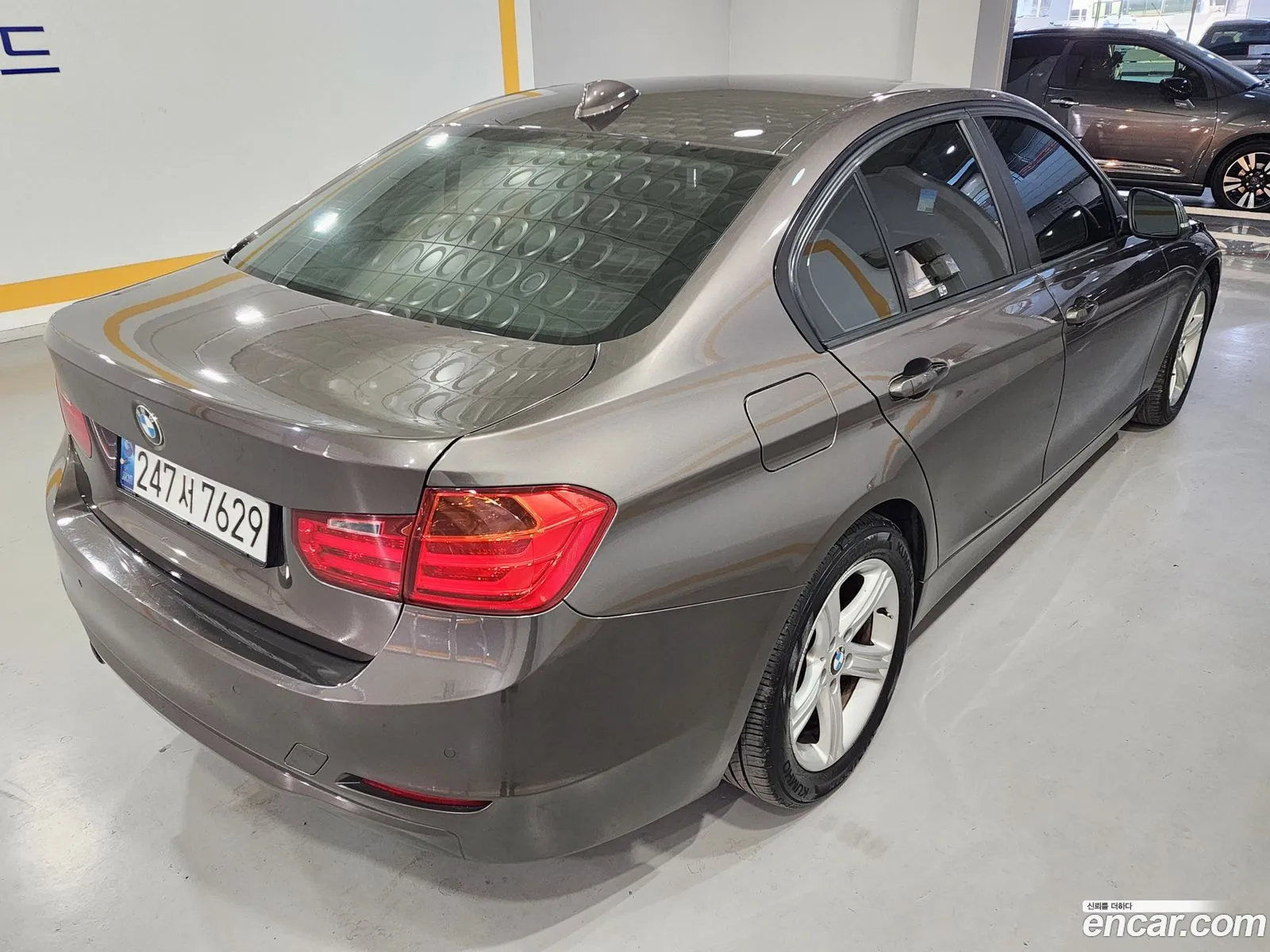 BMW 3 Series 2012 — 3