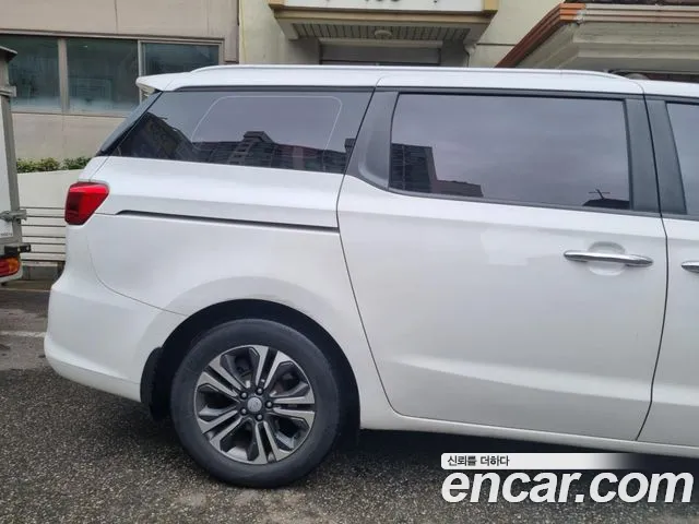 Kia Carnival 2018 — 2