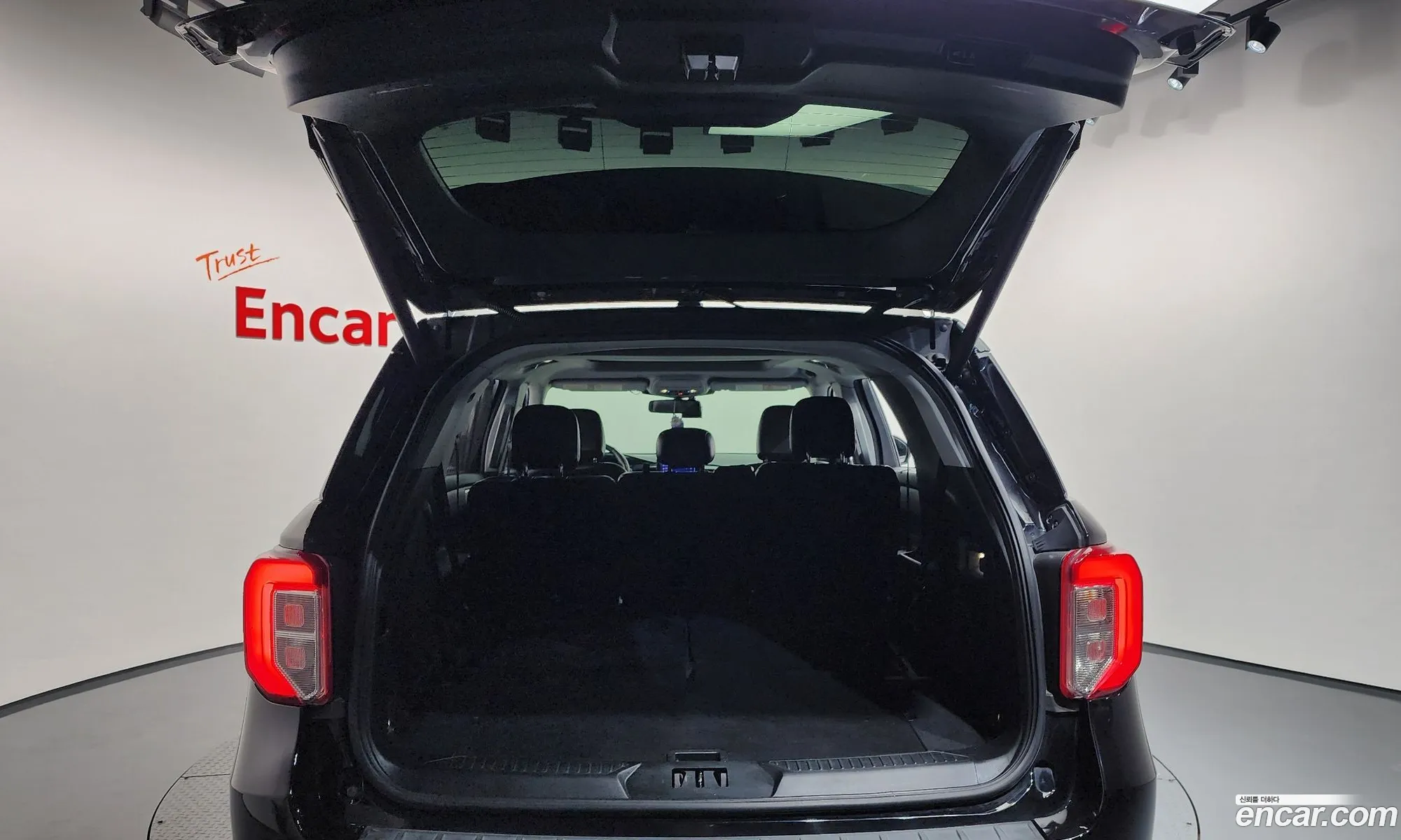 Ford Explorer 6th Gen 2020 1FMSK8FH0LGC71145 — 3