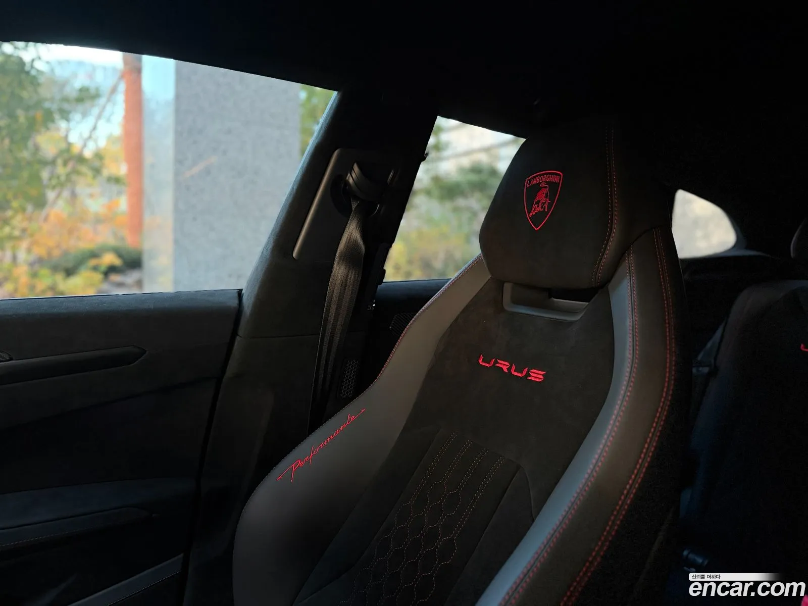 Lamborghini Urus 2023 — 2