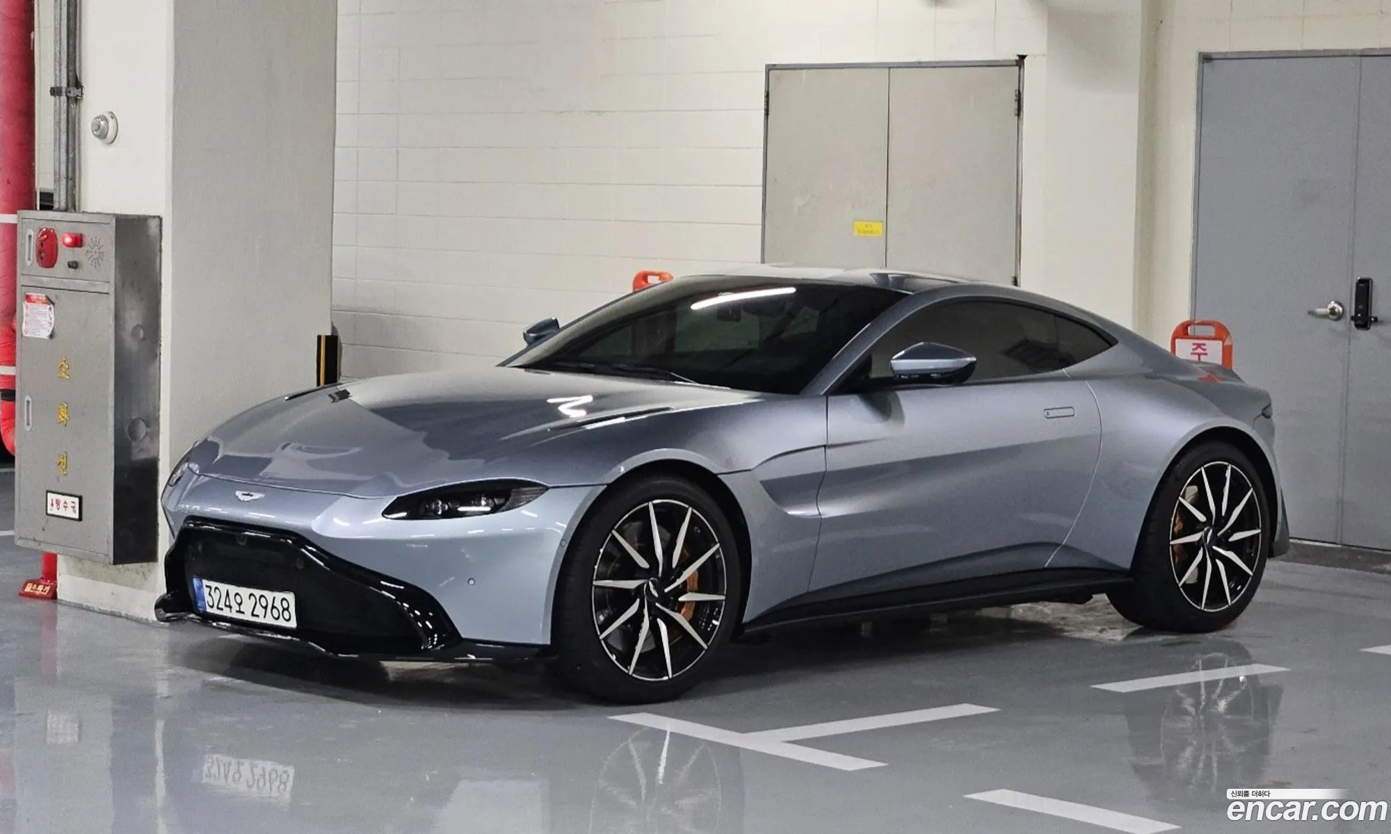 Aston Martin Vantage
