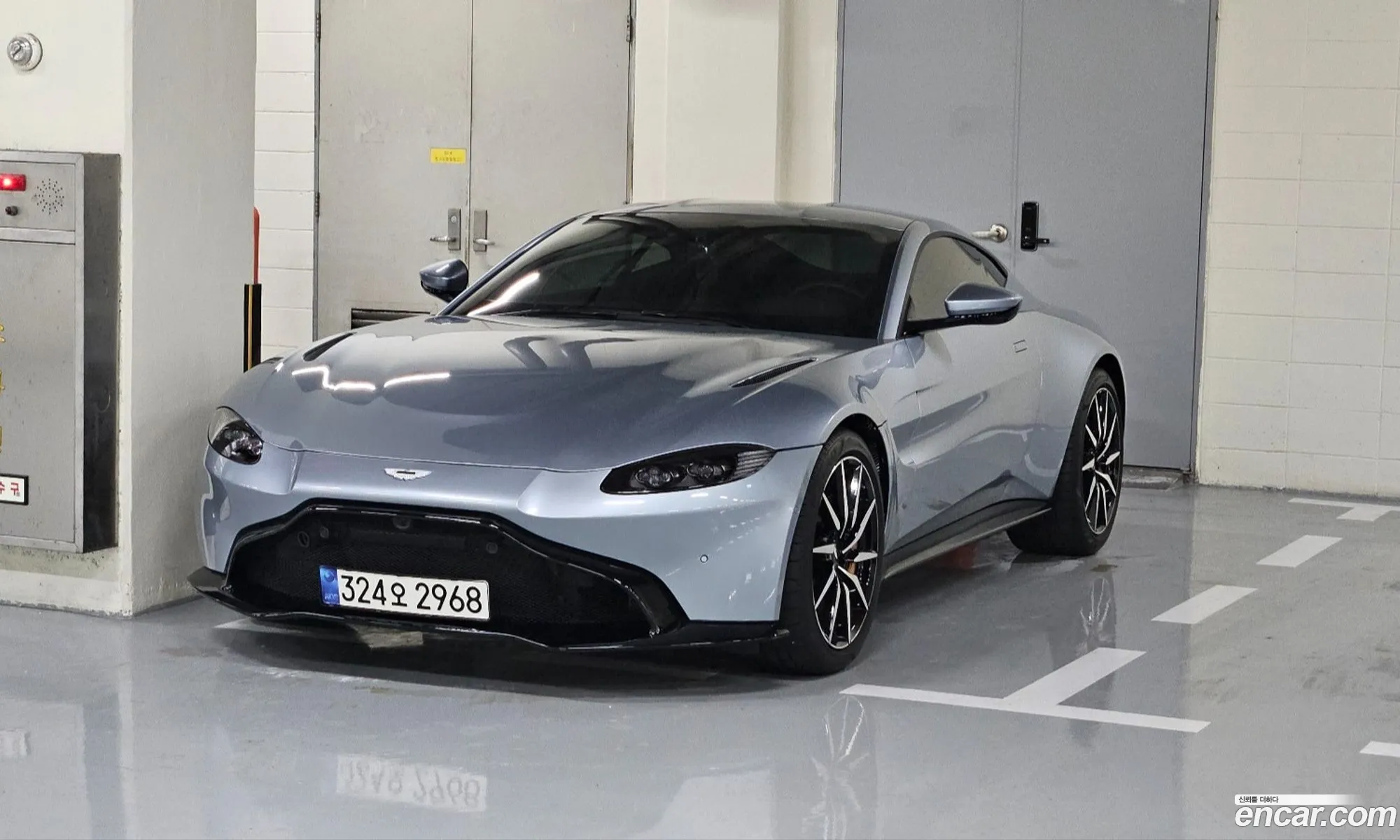 Aston Martin Vantage 2020 — 9