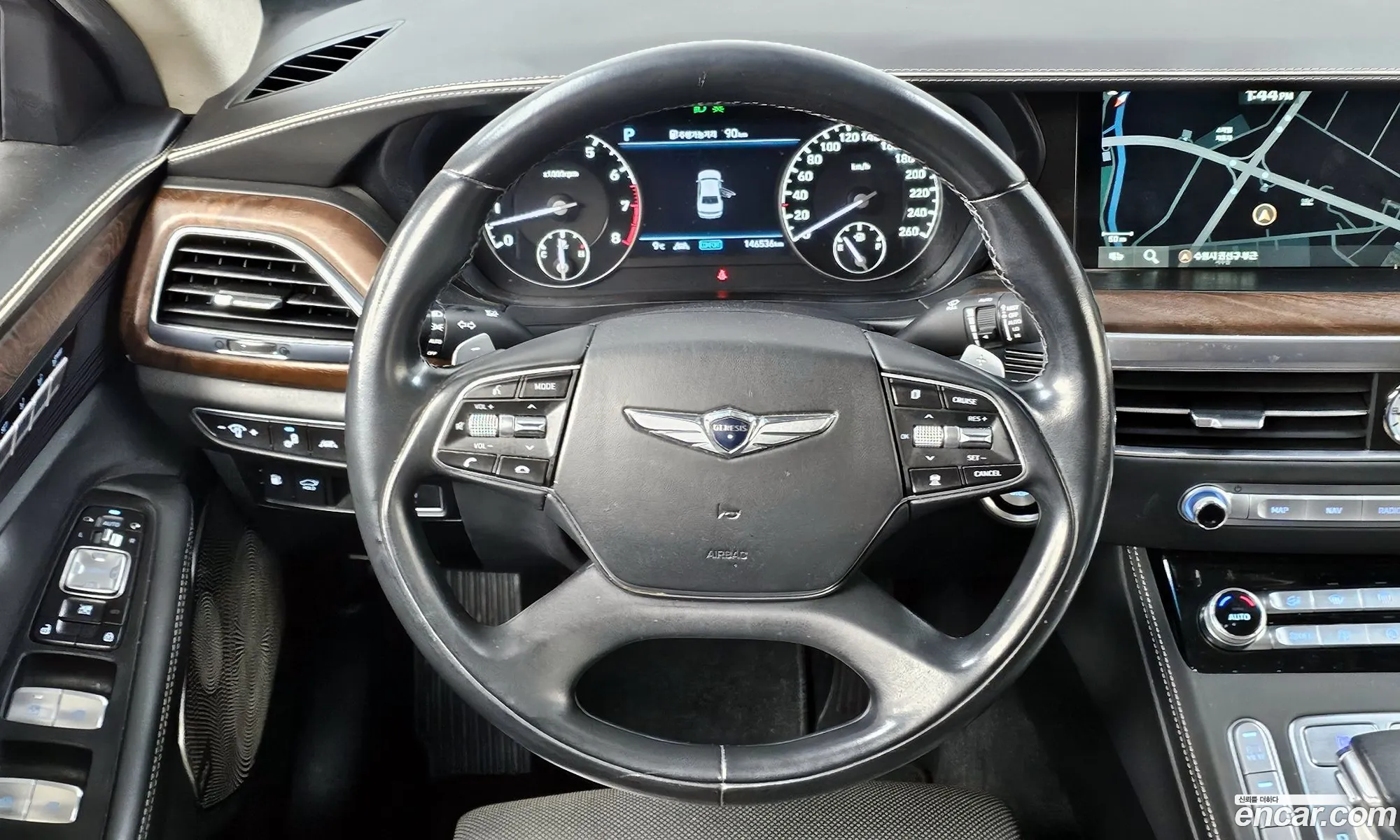 Genesis G90 2018 — 16