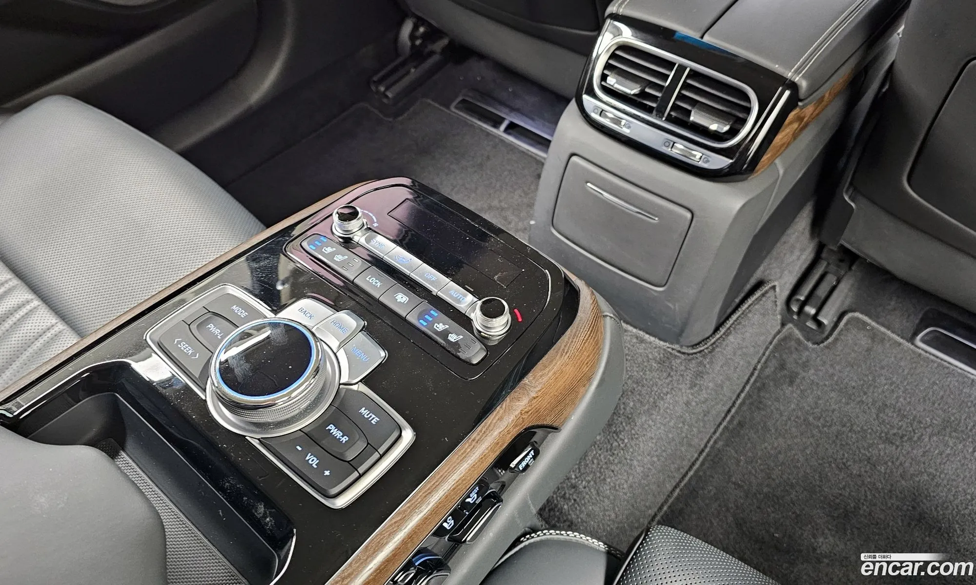 Genesis G90 2018 — 5