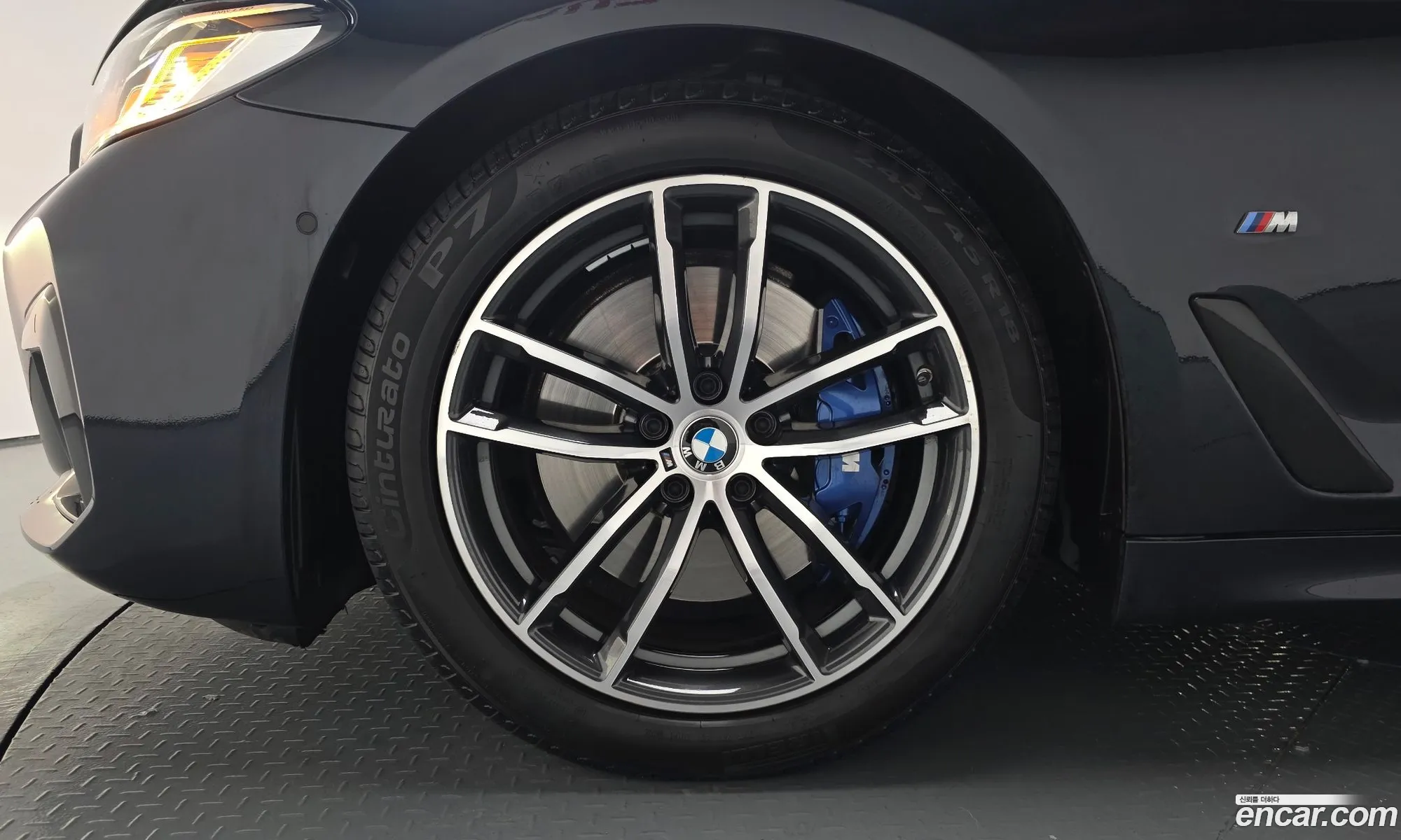 BMW 5 Series 2023 — 16