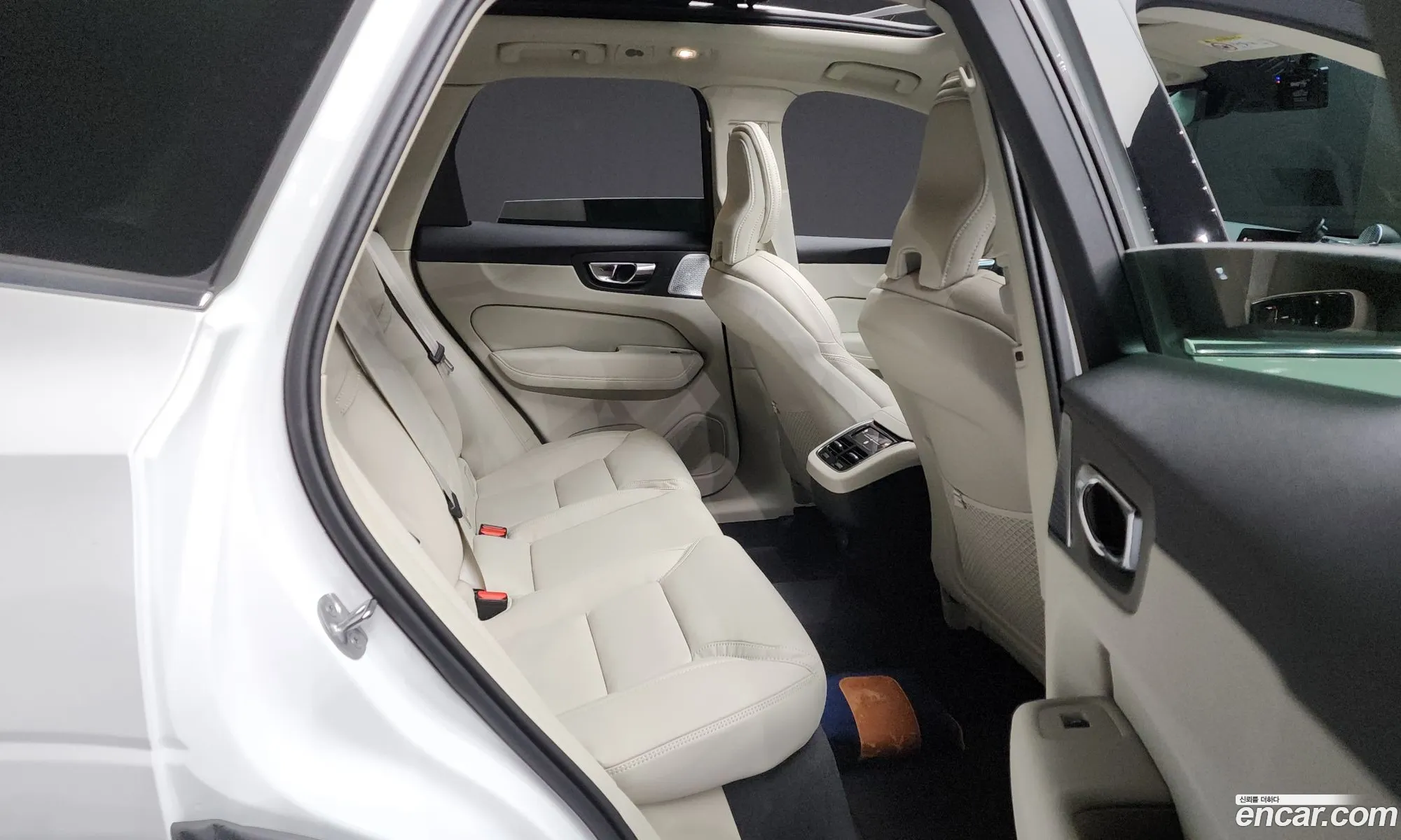 Volvo XC60 2025 — 15