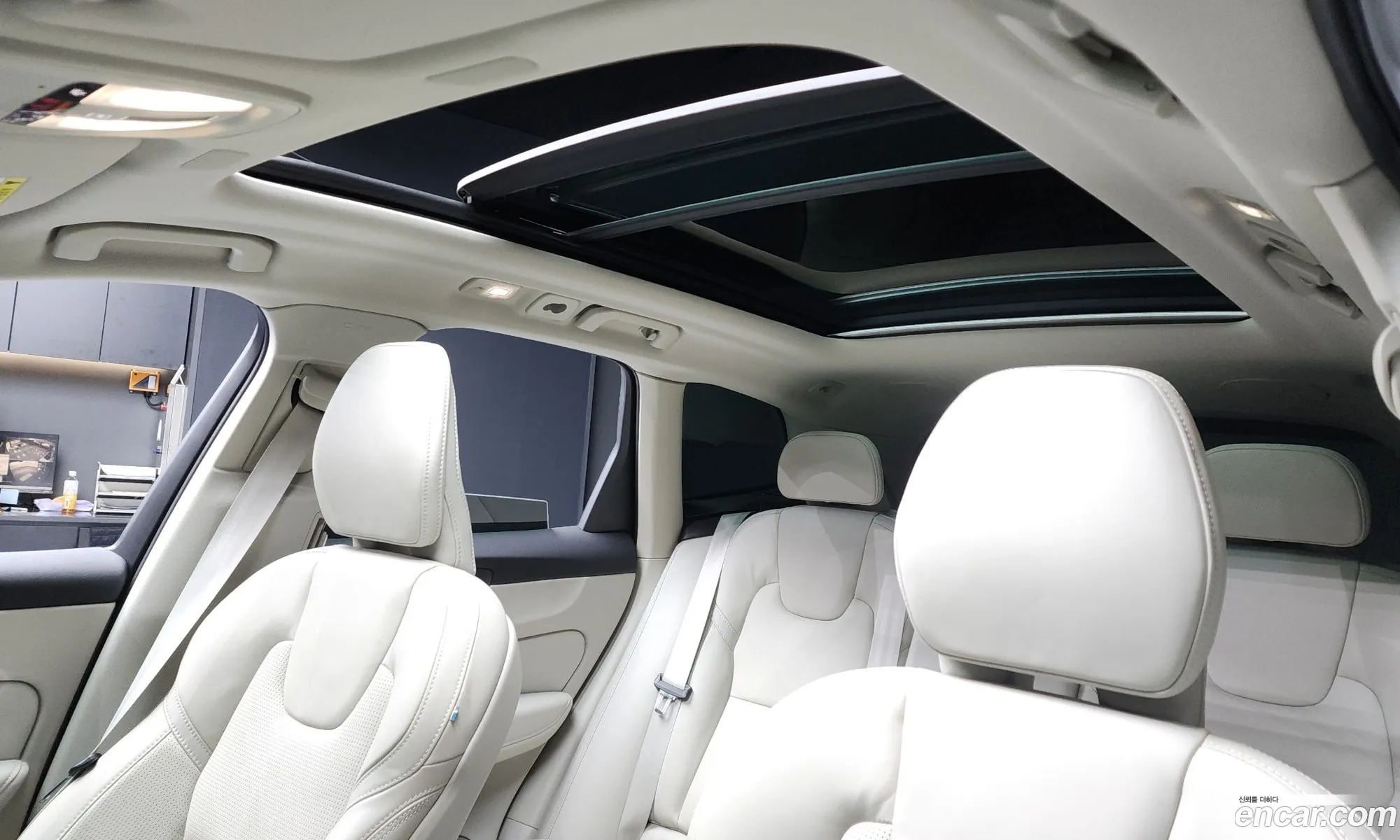 Volvo XC60 2025 — 3