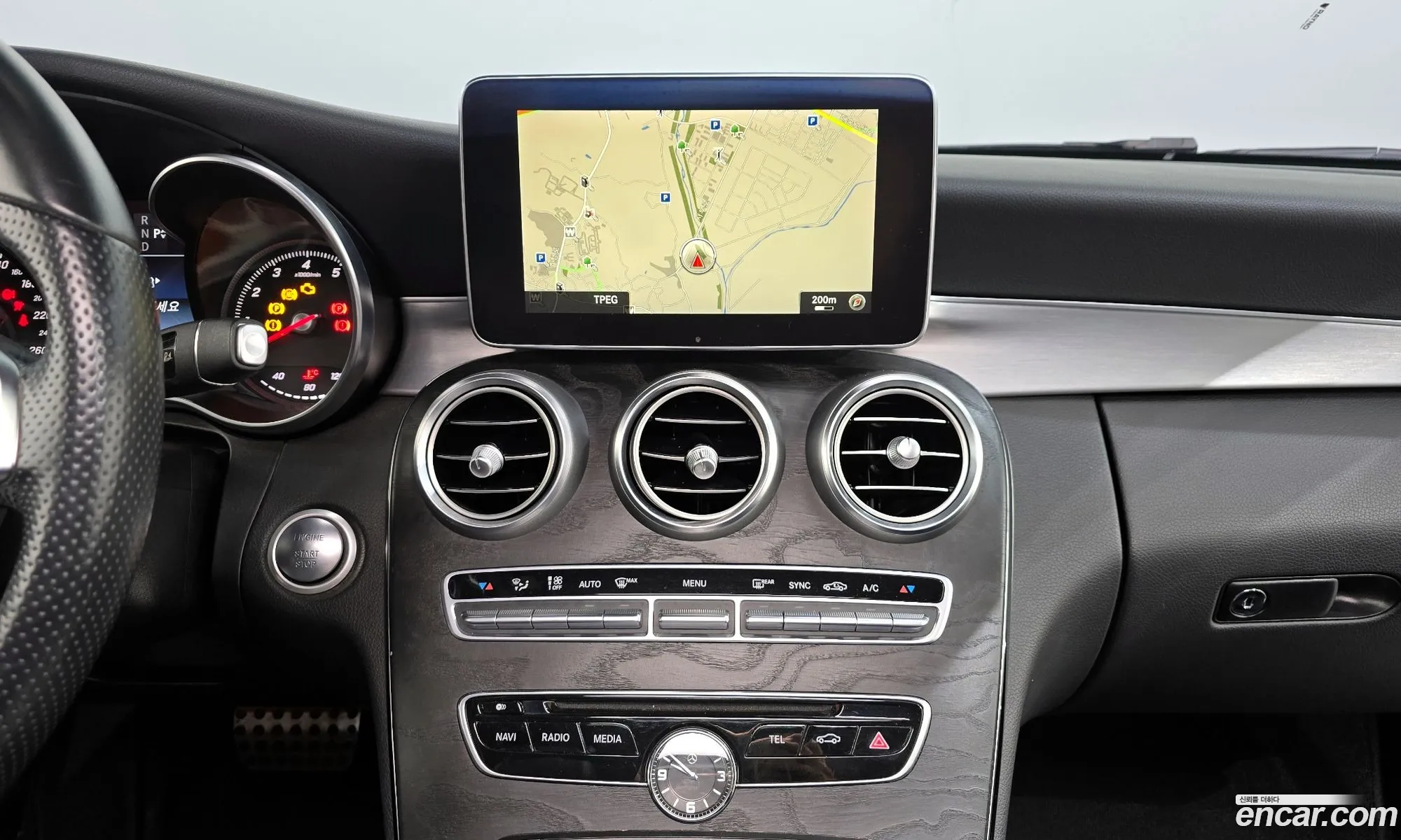 Mercedes-Benz C-Class W205 2016 — 12