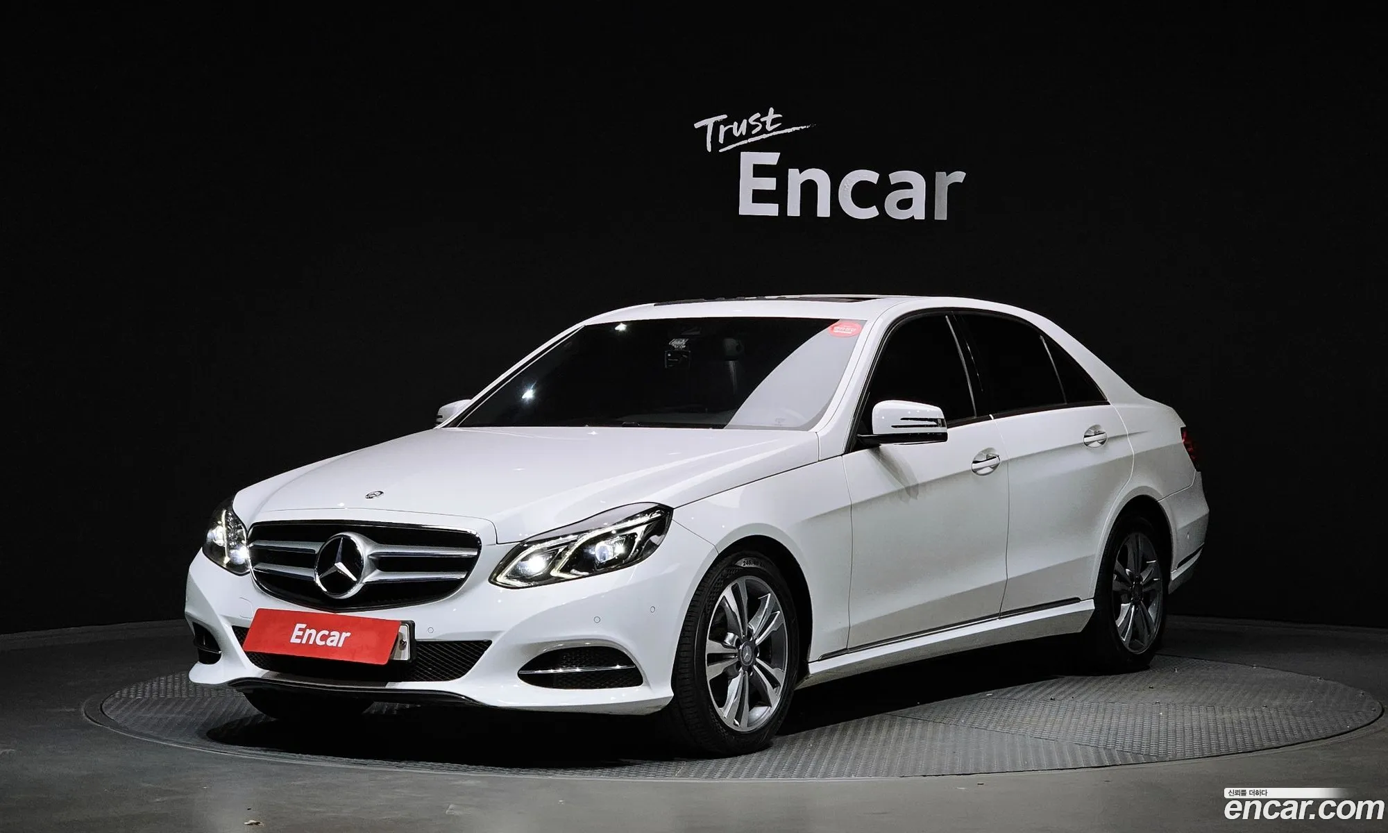 Mercedes-Benz E-Class W212 2015 — 19