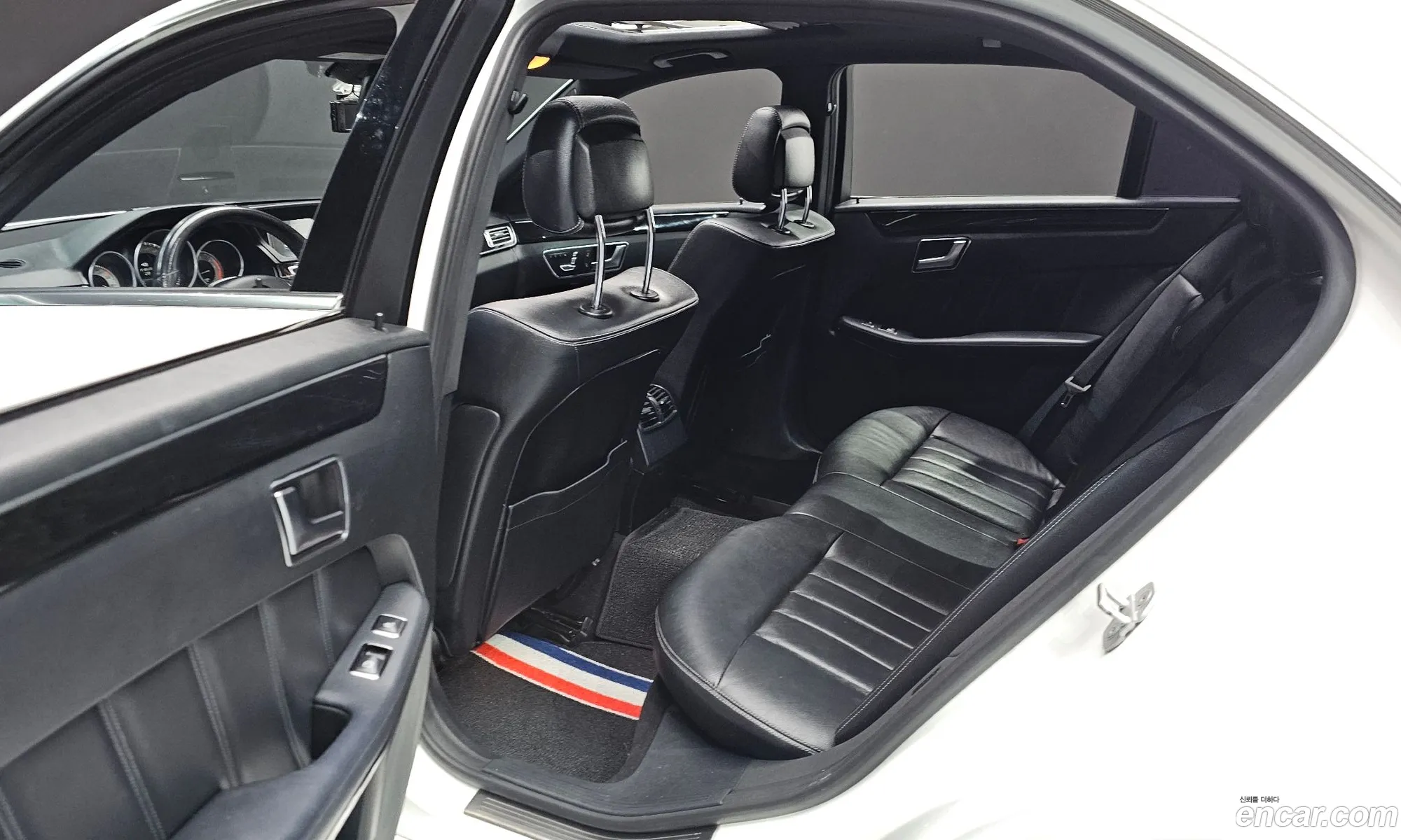 Mercedes-Benz E-Class W212 2015 — 18